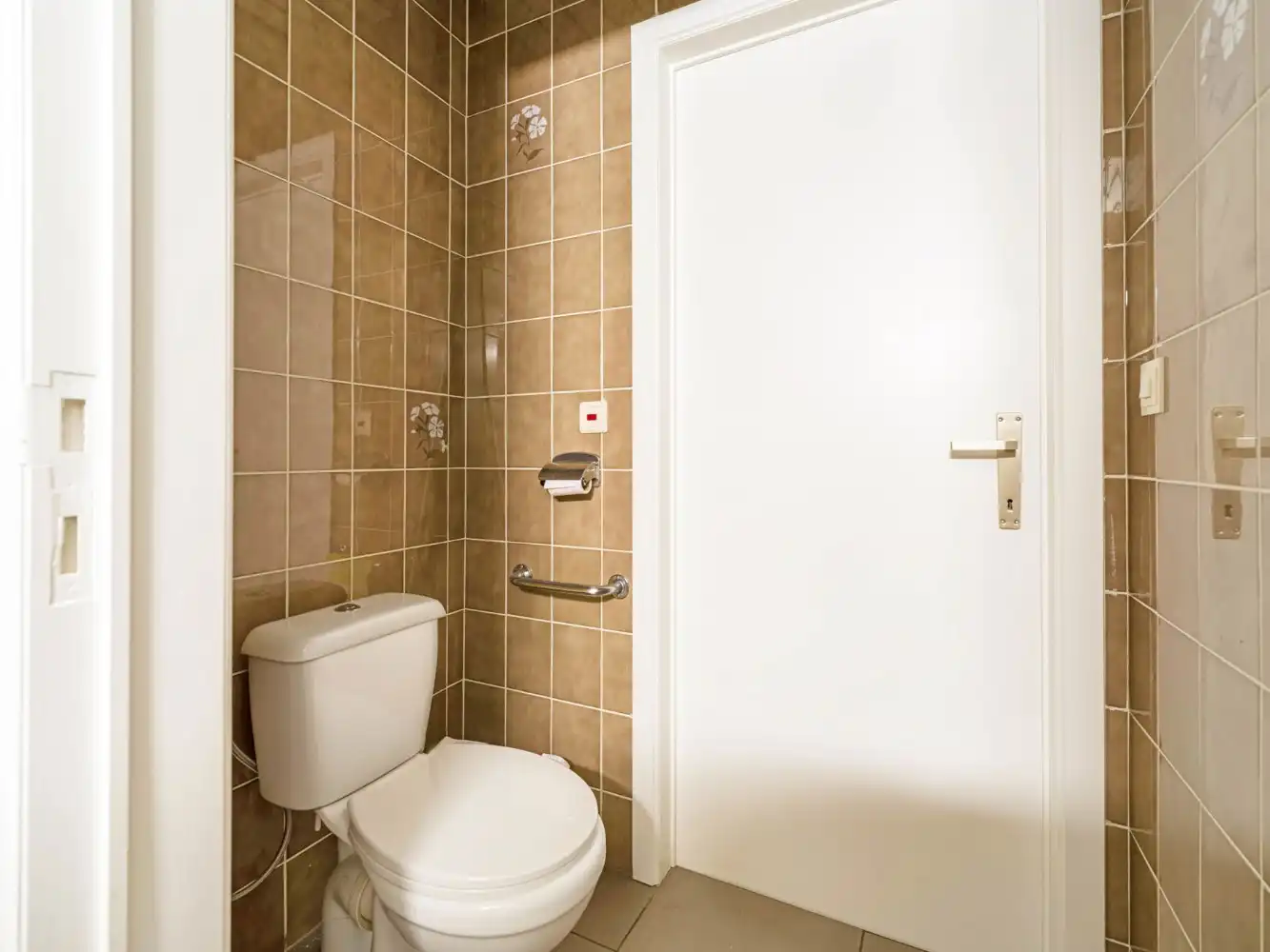 Nette serviceflat op 1e verd. met terras foto 6