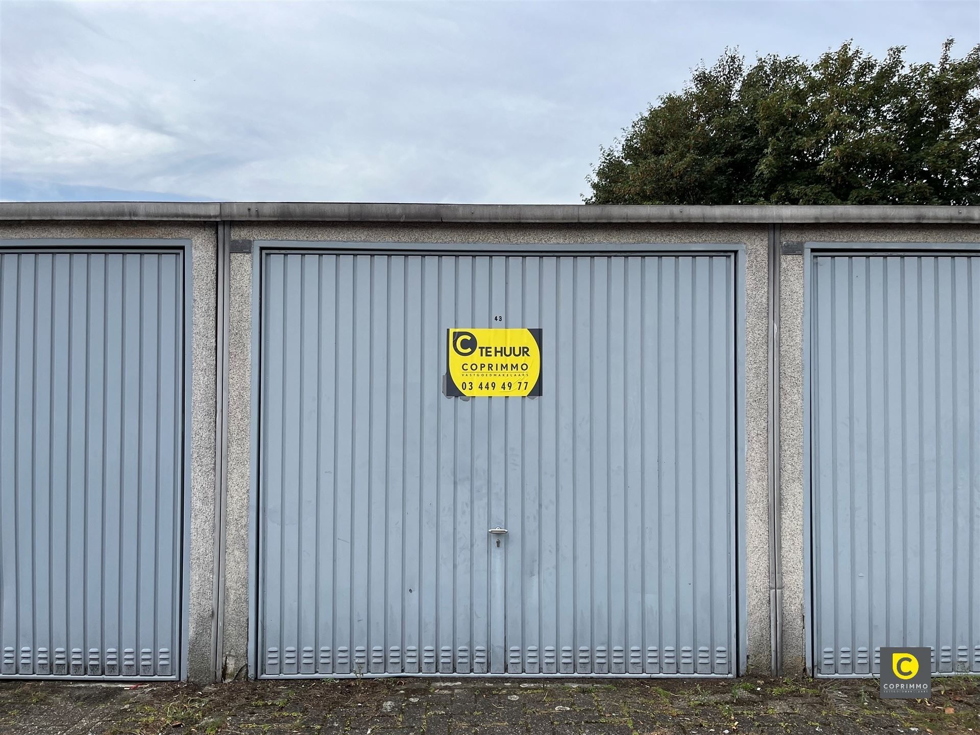 Bovengrondse garagebox op centrale locatie!  foto 2