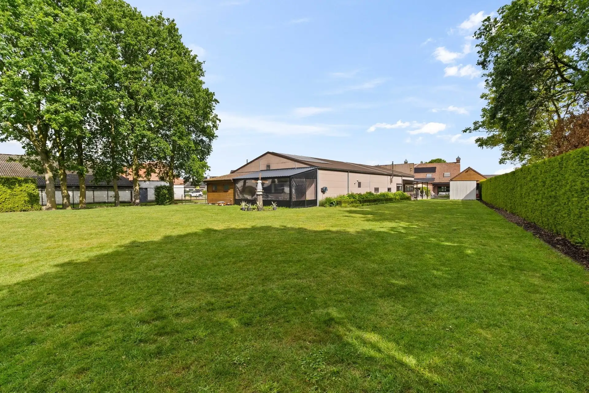 top onderhouden en energiezuinige woning + magazijn foto 3