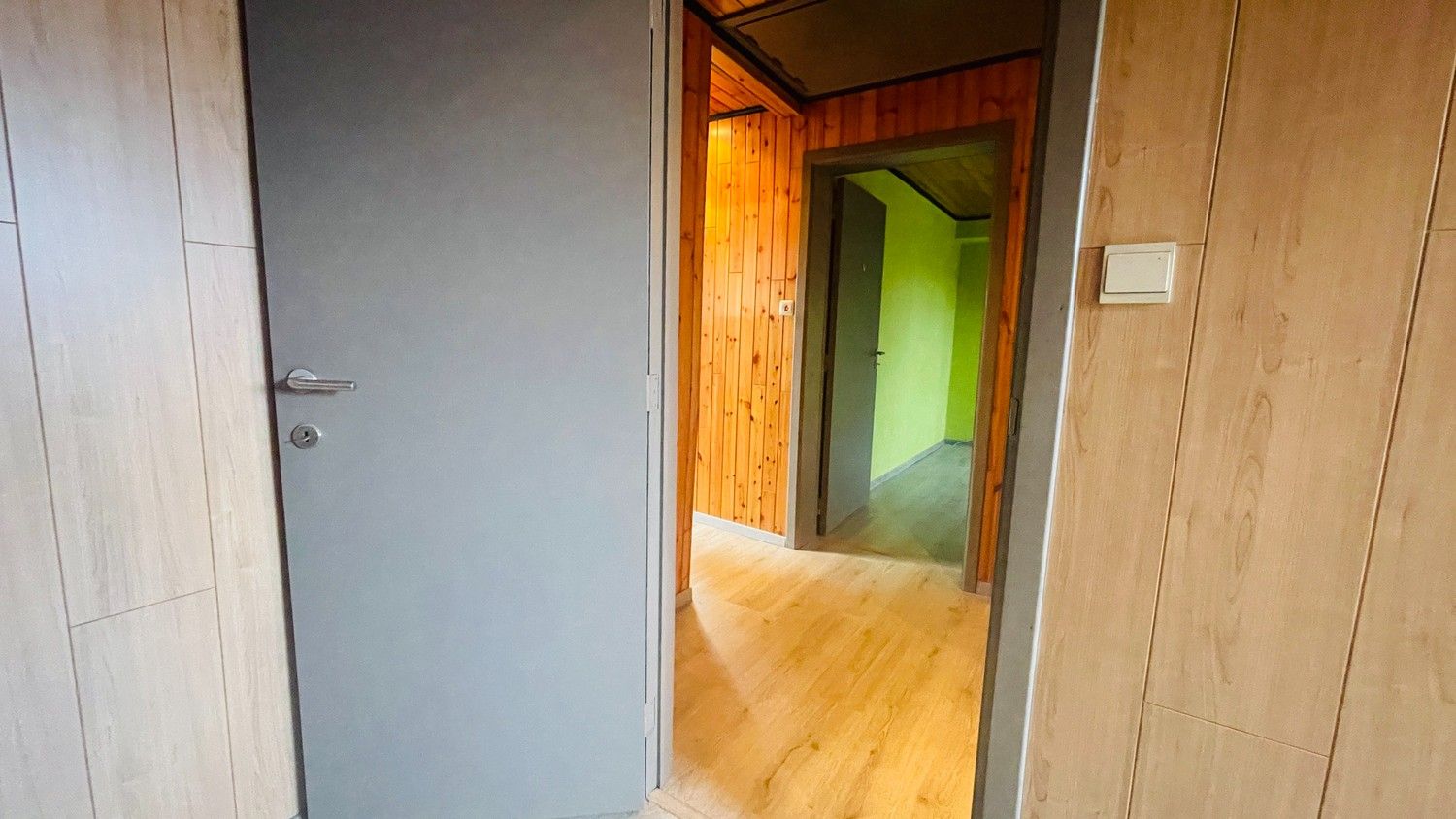 Centraal gelegen woning met 3 slpks, ruime volumes en zonnige buitenruimte foto 9