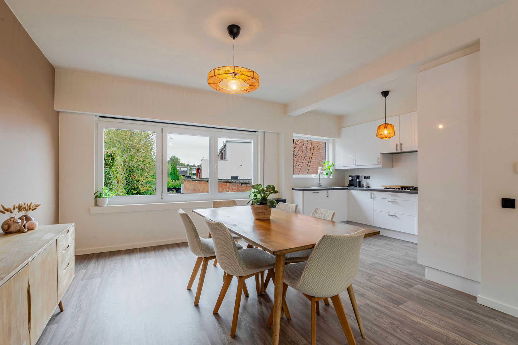 Instapklare bel-etagewoning met 4 slaapkamers in Aartselaar foto 6