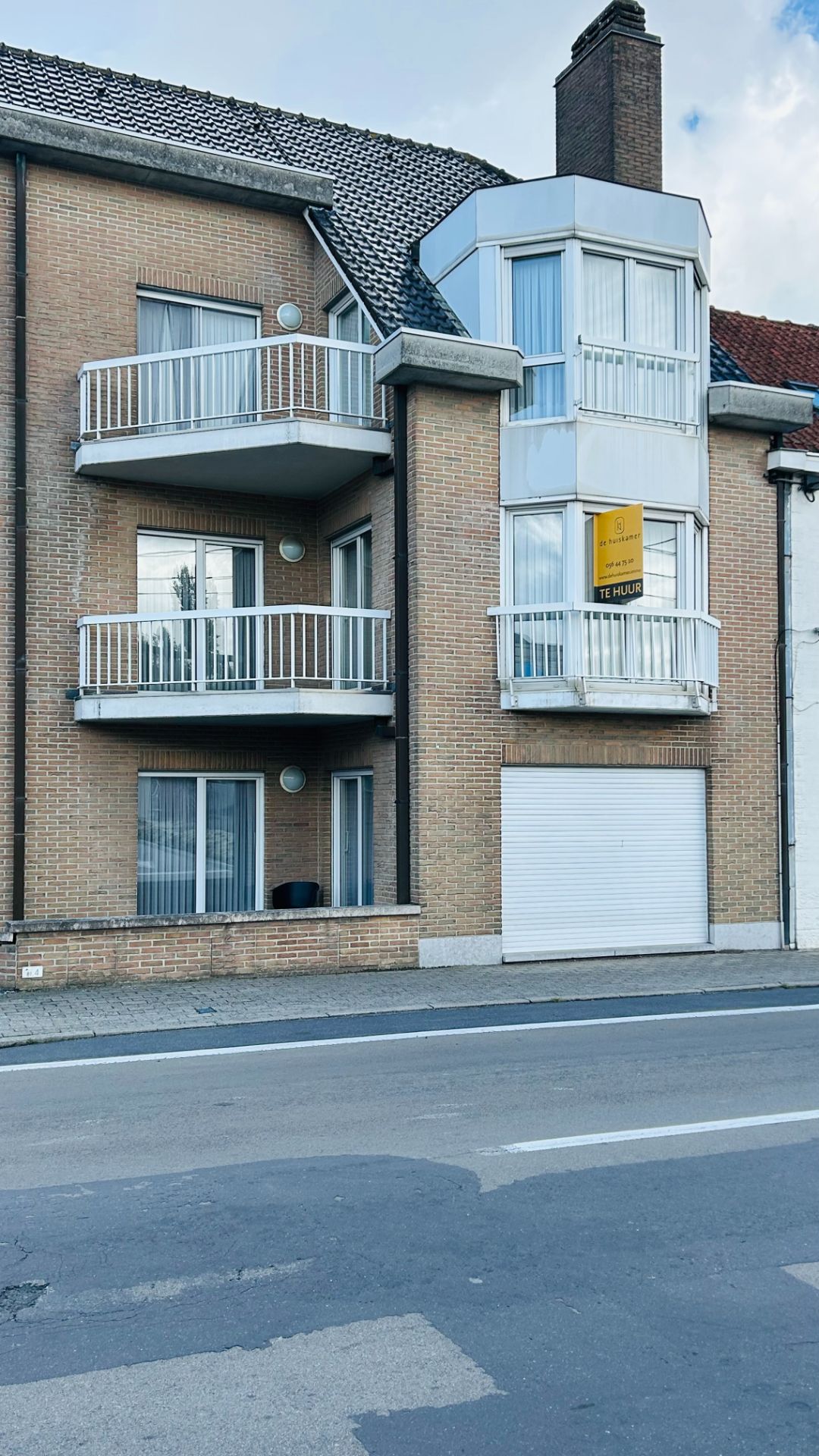 Ruim appartement met: 2 slpks., terras en garage aan de rand van Zwevegem foto 2
