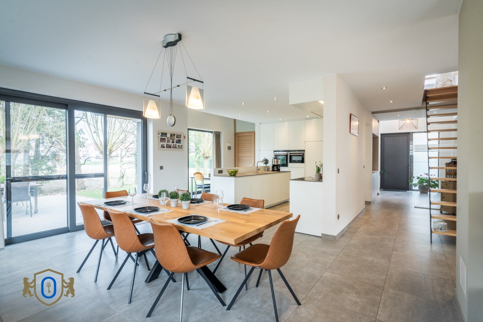 Hedendaagse villa met garage & tuin foto 6