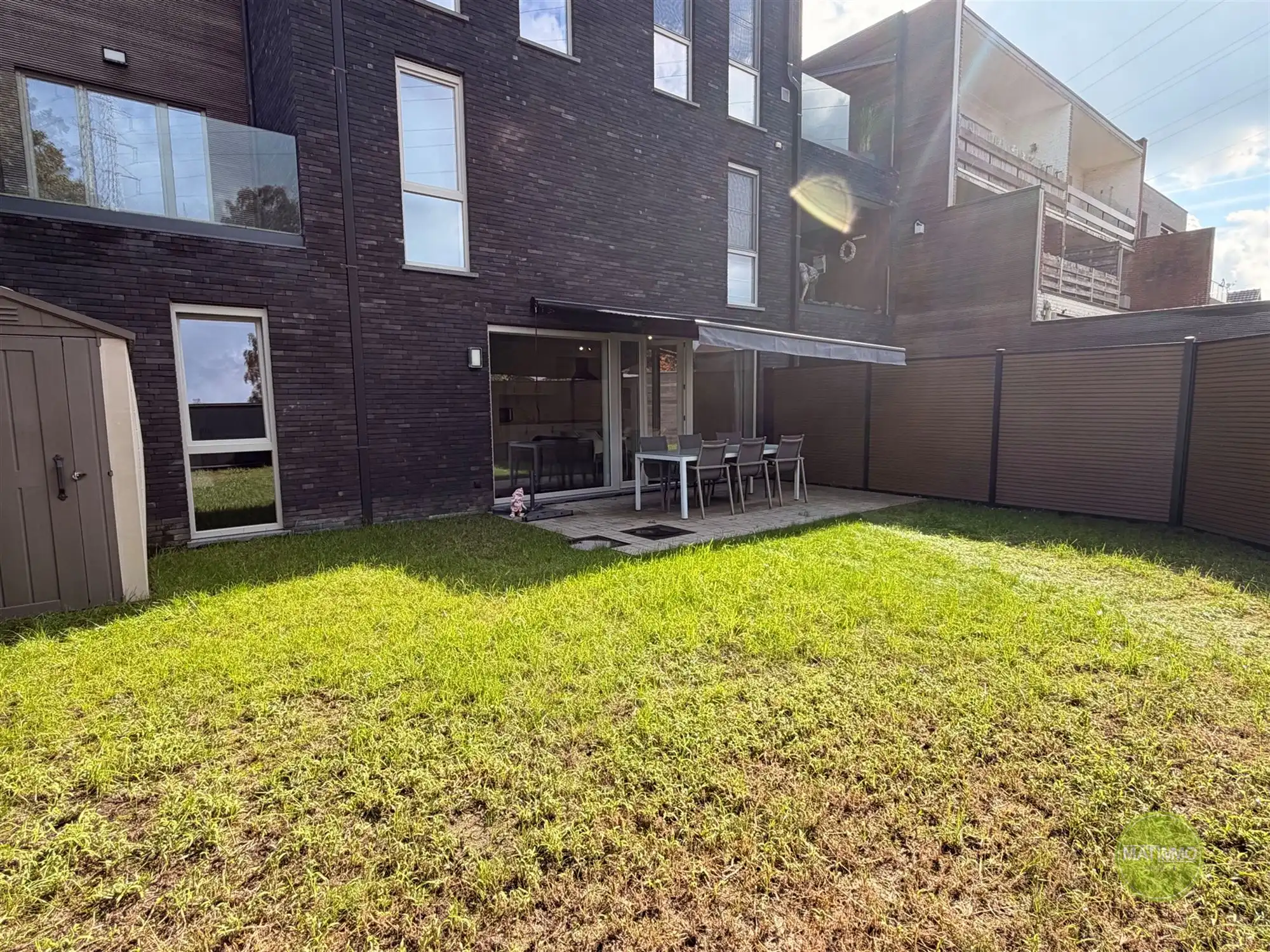 GELIJKVLOERS APPARTEMENT MET PRIVÉTUIN EN CARPORT IN MOL foto 16