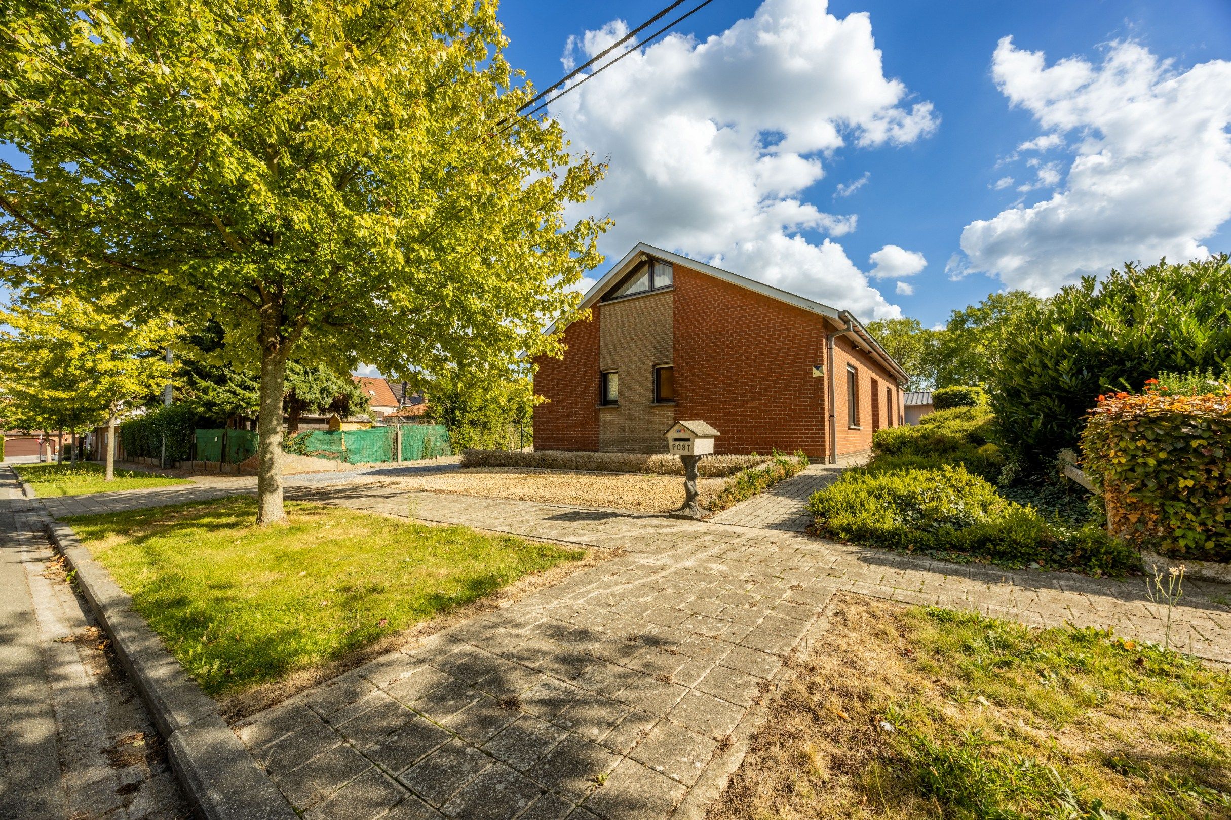 Hoofdfoto van de publicatie: TRAPLOZE WONING MET ZONNIGE TUIN