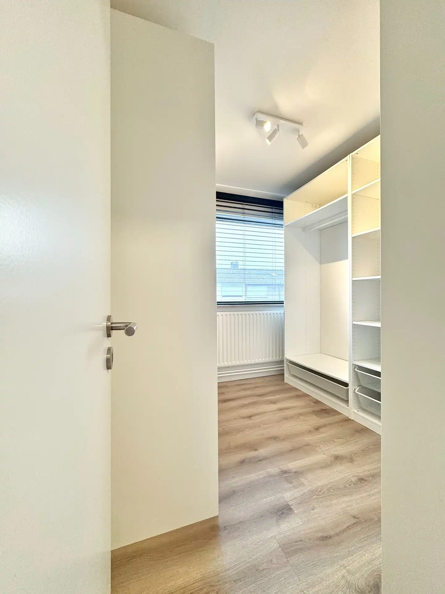GERENOVEERDE WONING | 2 KAMERS | DRESSING |TUIN |GARAGE foto 23
