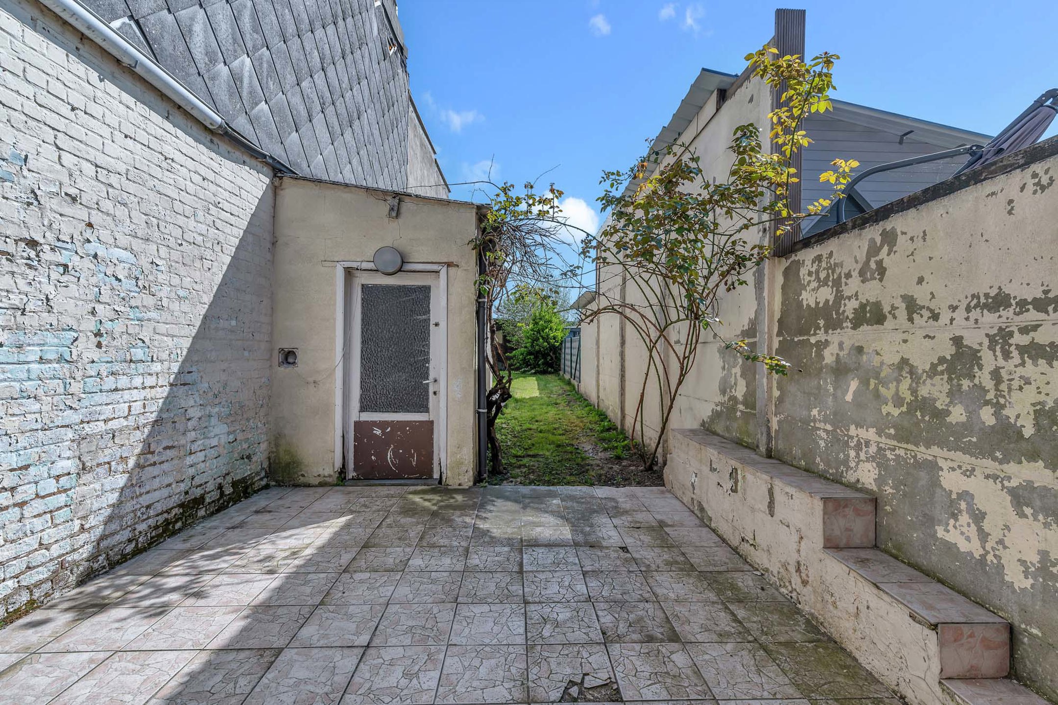 Te renoveren woning op strategische locatie te Ninove foto 11