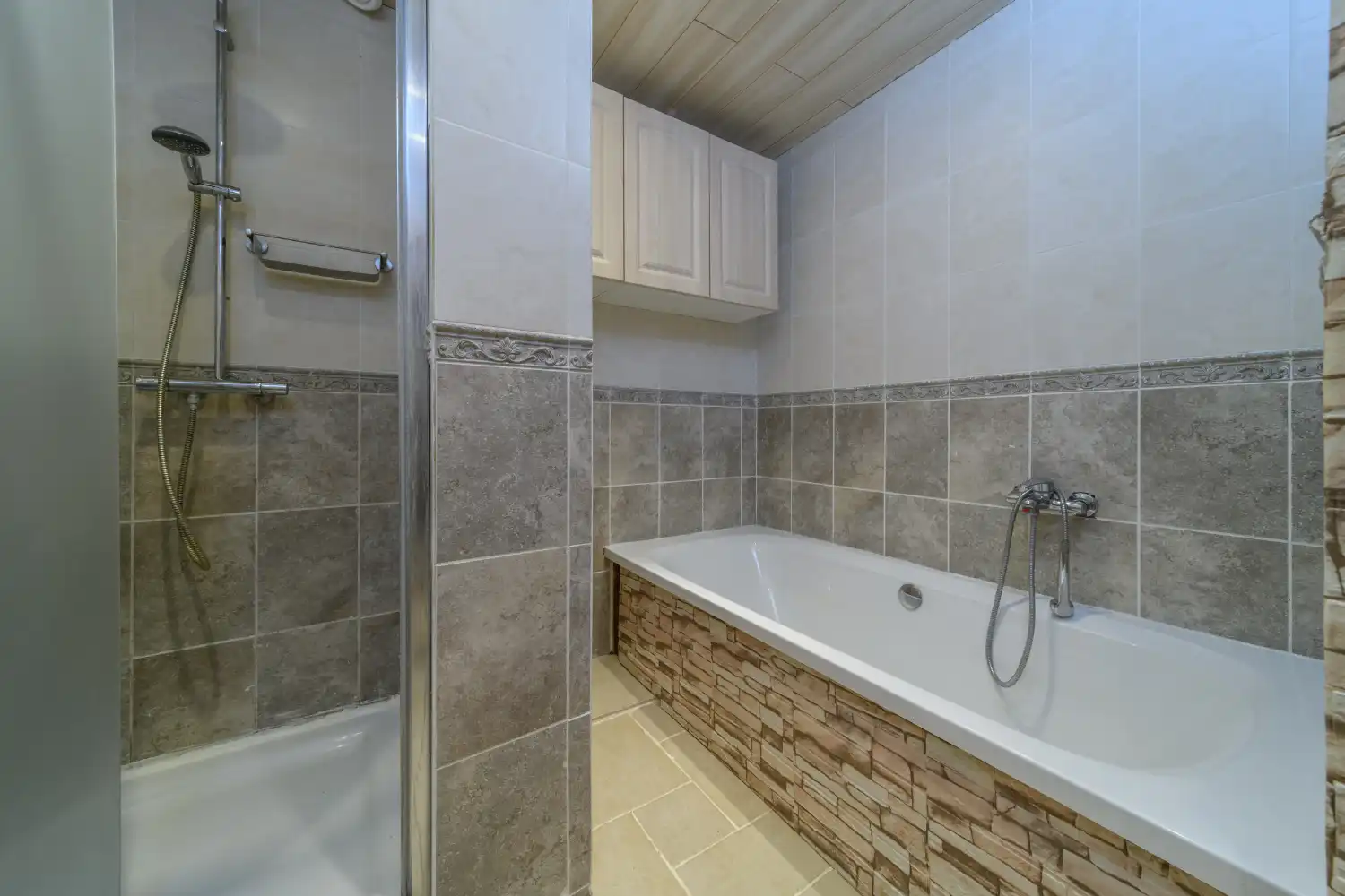 DE PANNE: Charmante woning met 5 slaapkamers, 2 badkamers en ruime tuin op 1.250m² toale grondoppervlakte. foto 12