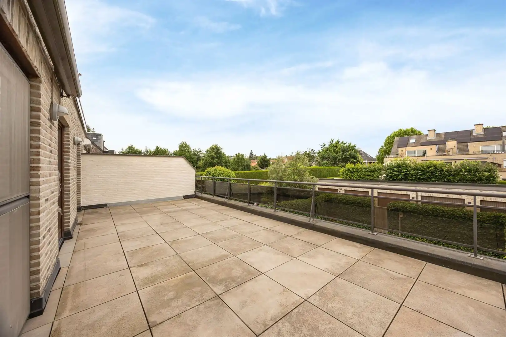 Zonnig appartement ca. 72m2 met 2 SLK en riant terras  foto 3