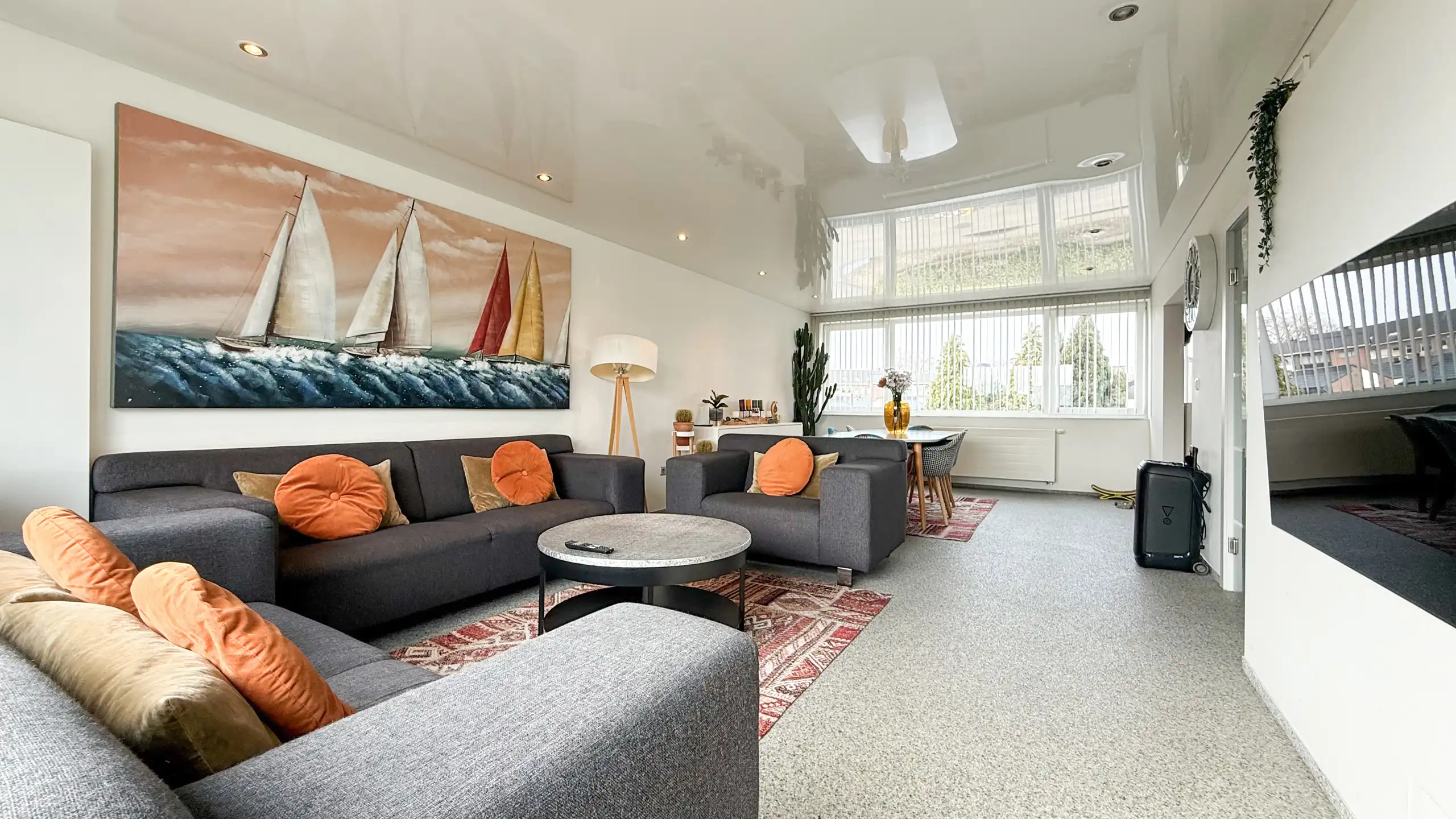 Ruim energiezuinig duplex appartement met 3 slaapkamers! foto {{pictureIndex}}