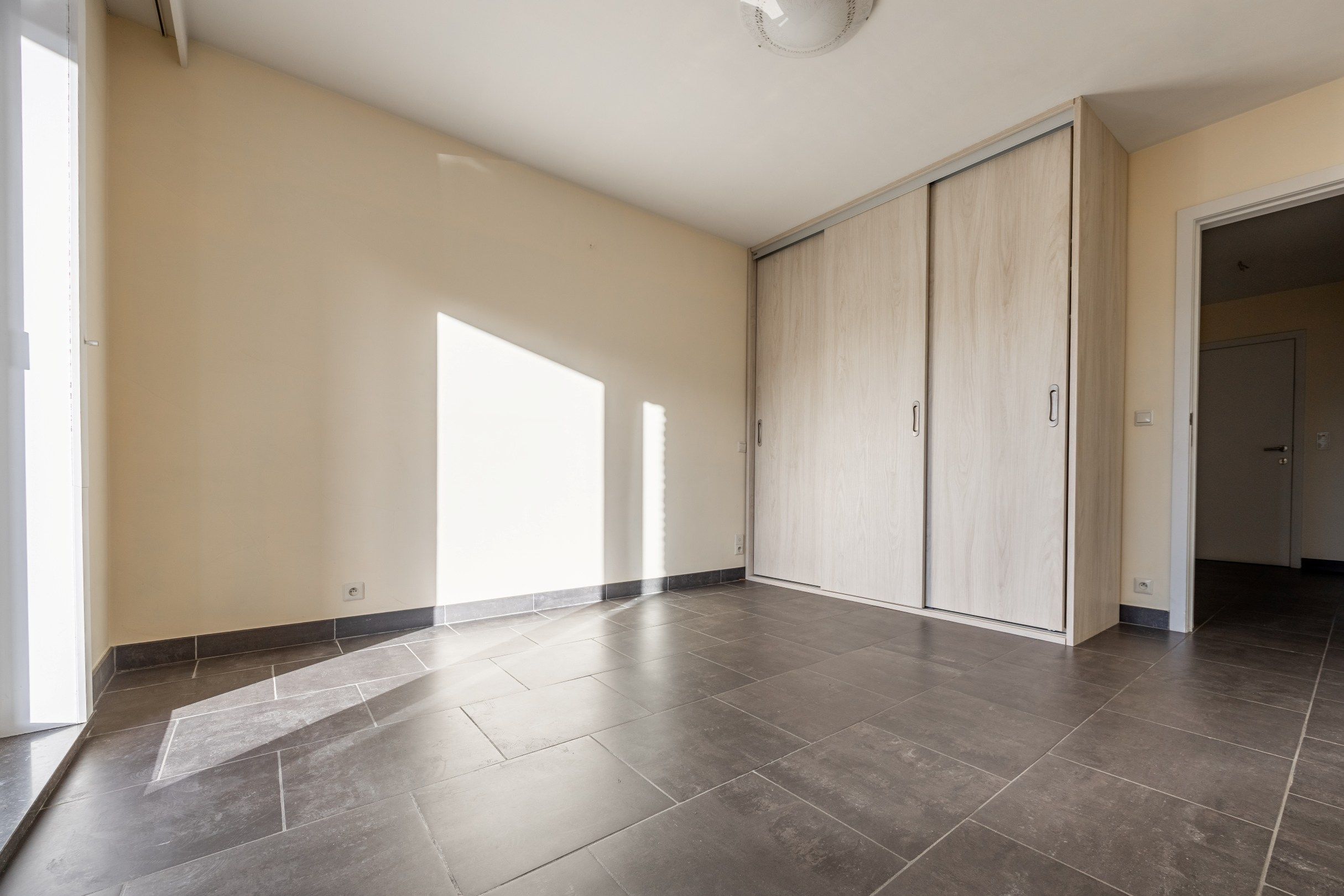 INSTAPKLAAR APPARTEMENT MET ZONNIG TERRAS foto 12