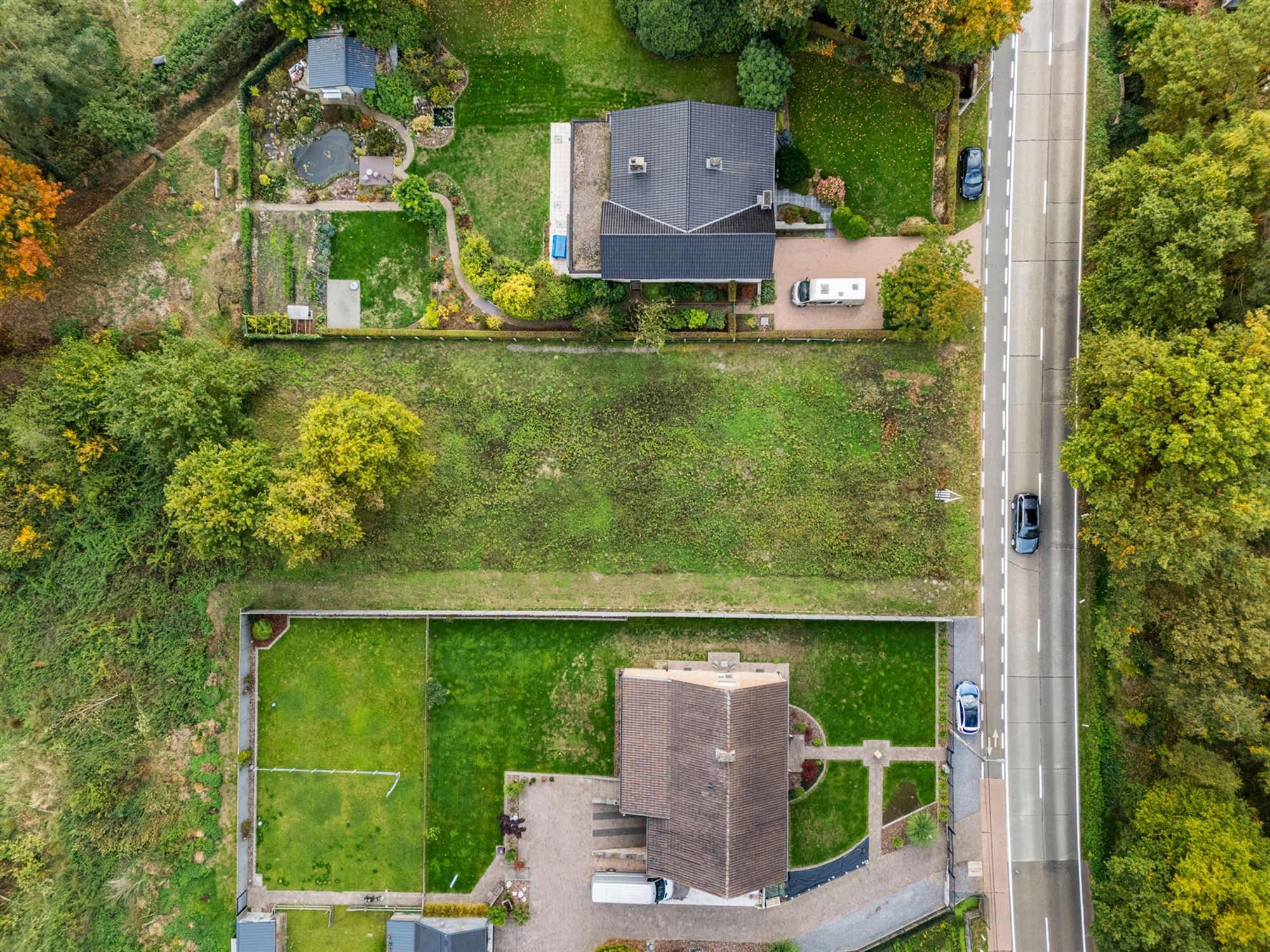 VOLLEDIG AFGEWERKTE NIEUWBOUWWONING OP 1380M2 TEGEN GROENE OMGEVING foto 3