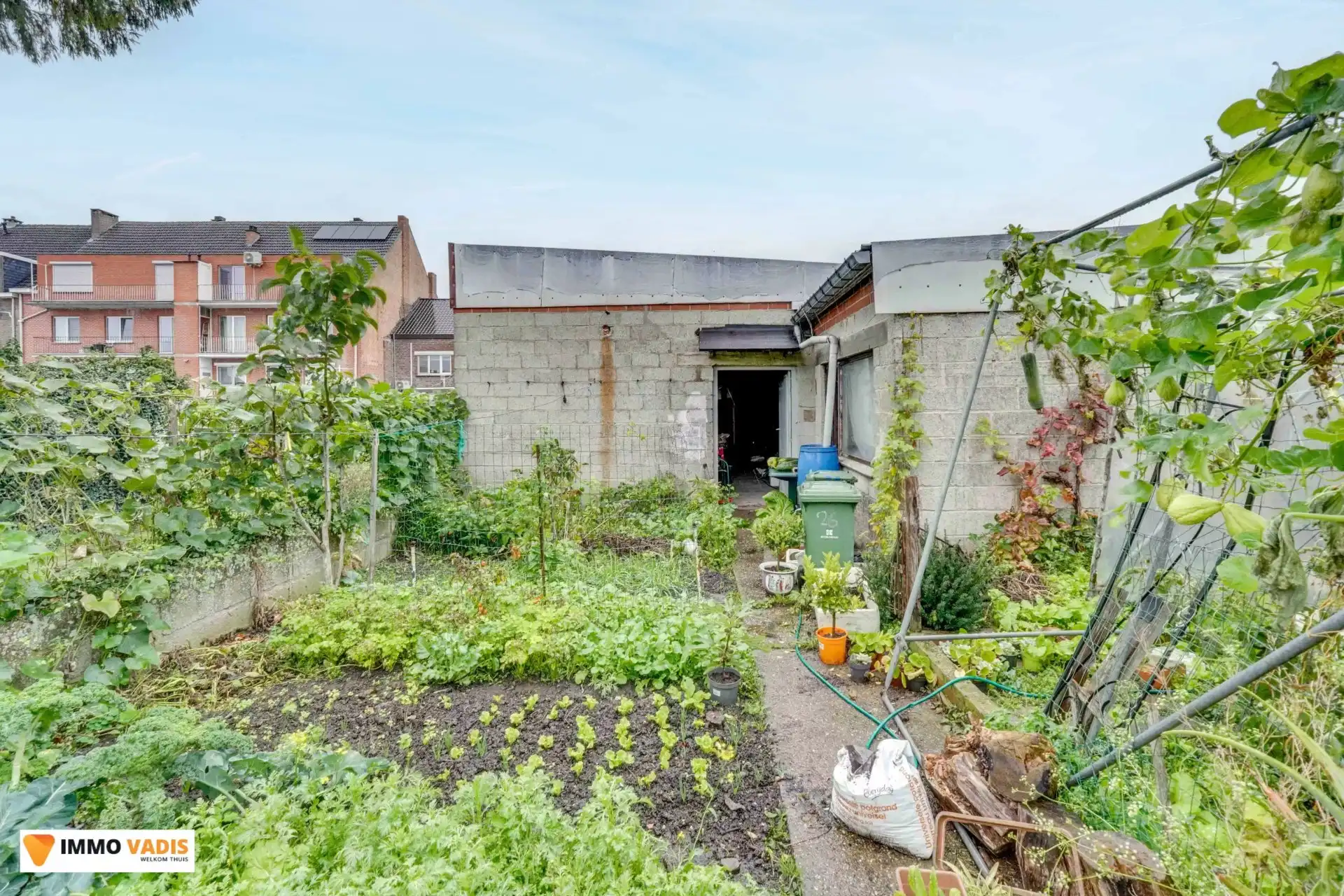 Appartement met loods foto 9