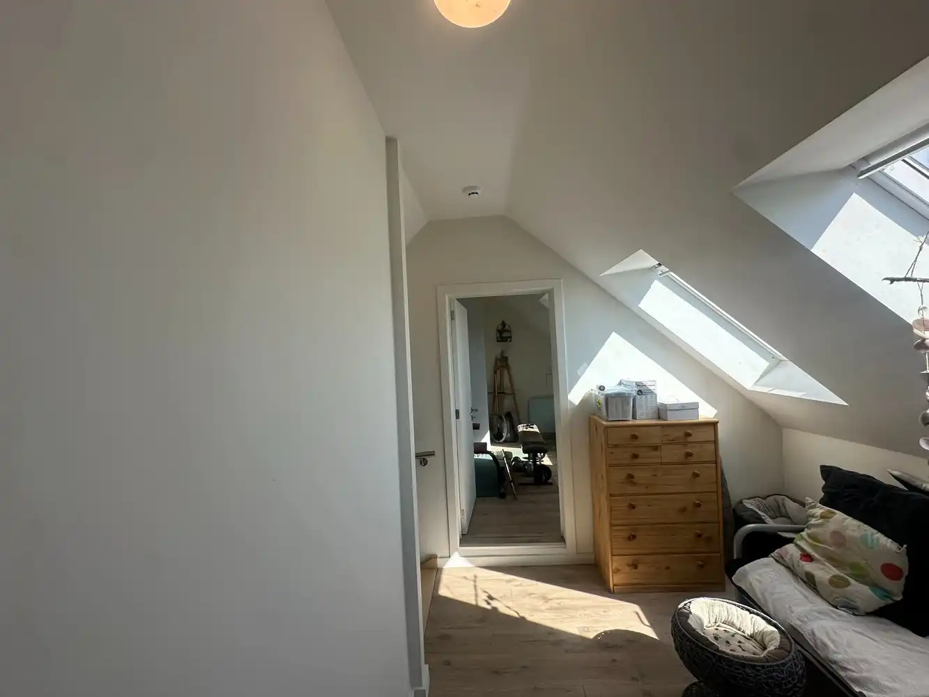 QUASI NIEUWBOUW 125 m2 MET 3 SLAAPKAMERS EN RUIM TERRAS OPEN ZICHT foto 18