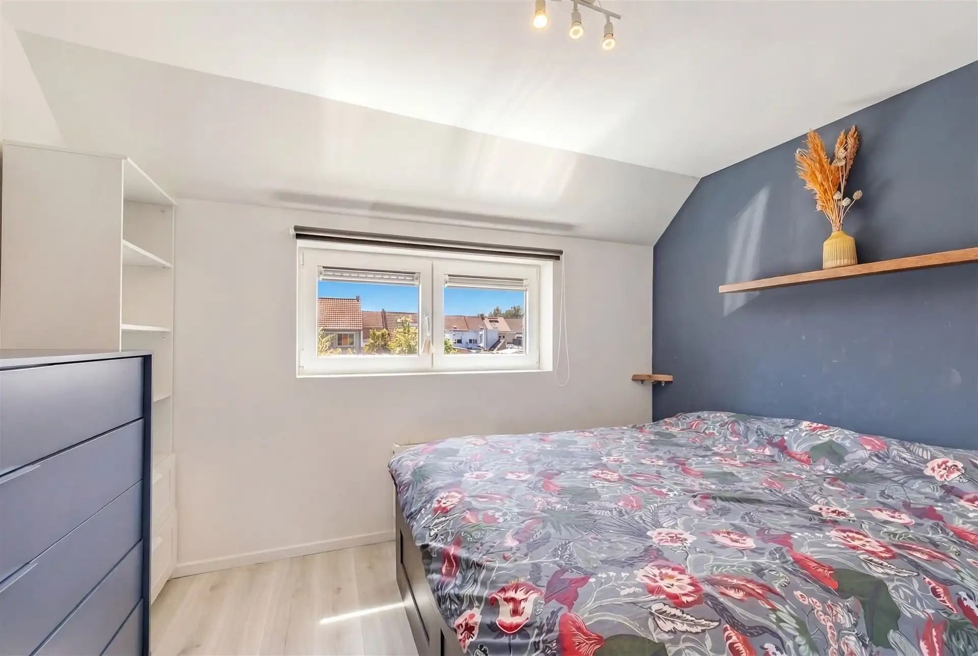 Prachtig gerenoveerde woning met 3 slks en tuin foto 10