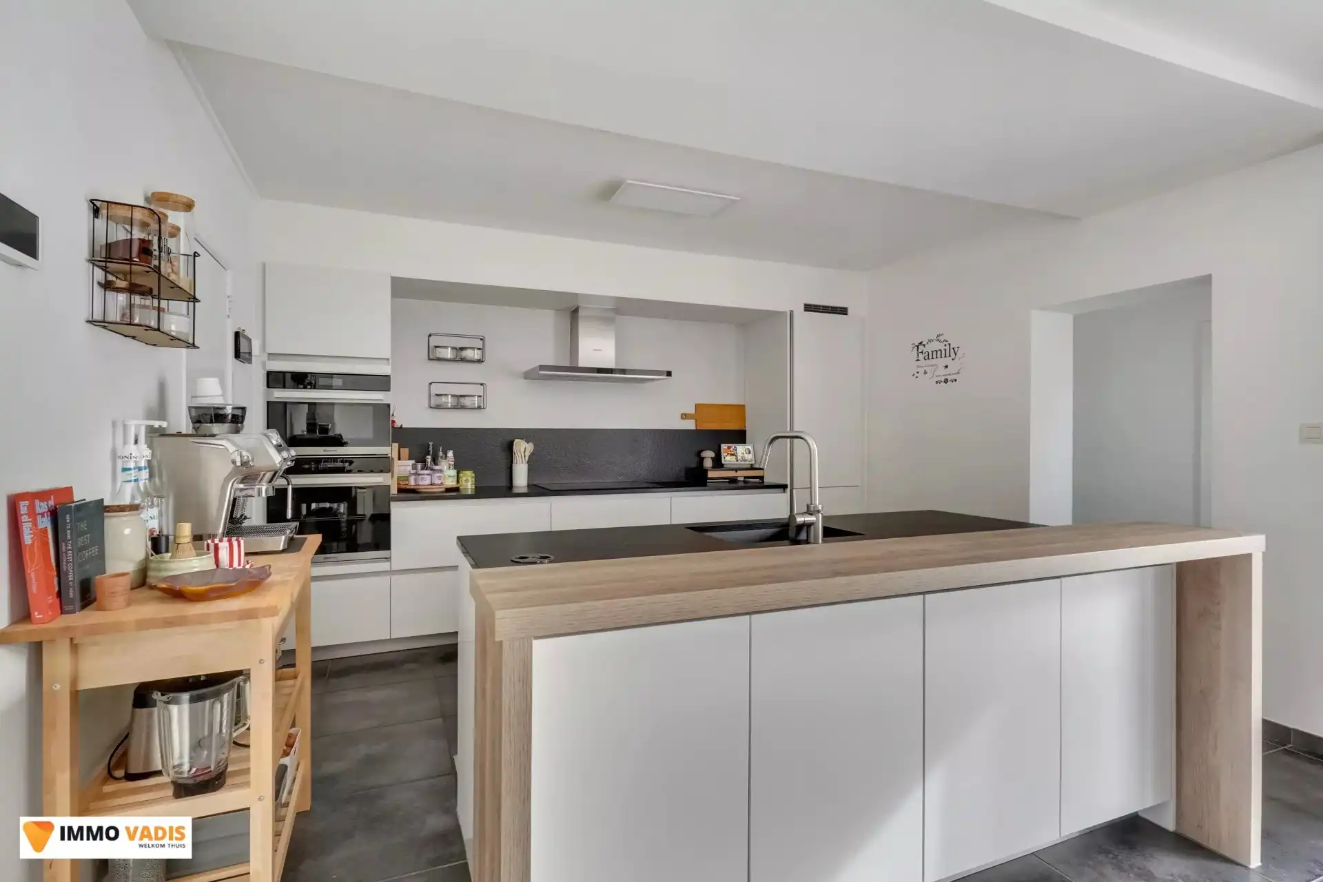 Ruime halfopen bebouwing met drie slaapkamers en tuin foto 7