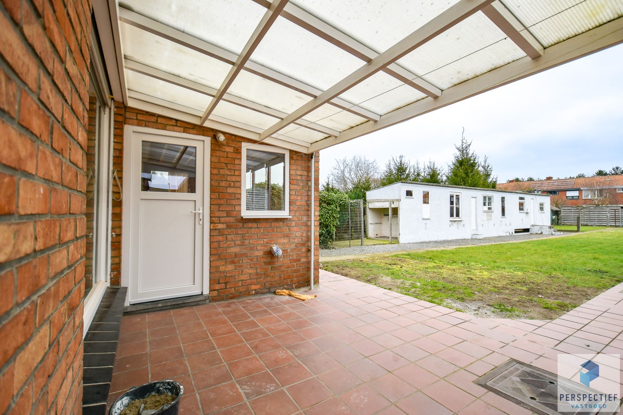 BEZOEKMOMENT WOENSDAG 06/08 VAN 16.30U TOT 18.30U | INSTAPKLARE WONING met GARAGE, 2 SLPK - GROTE GARAGE/ LOODS en TUIN foto 2