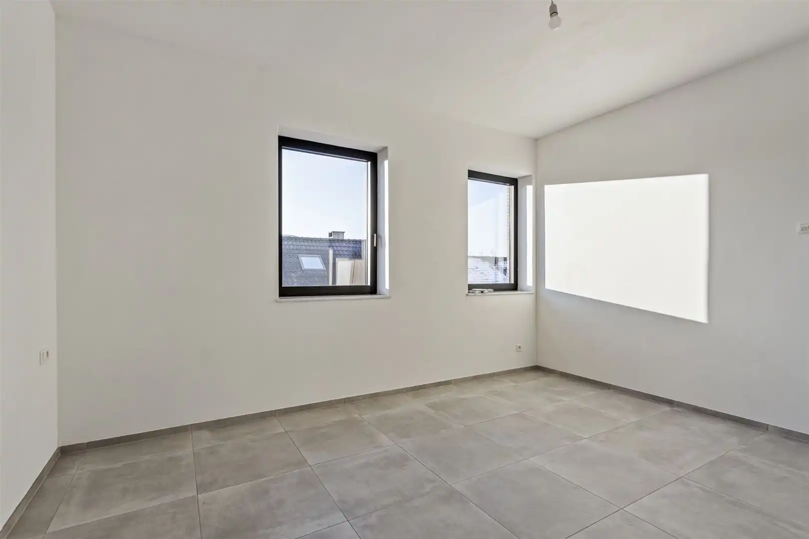 TE HUUR: Recent appartement met 2 slaapkamers te Wellen! foto 10