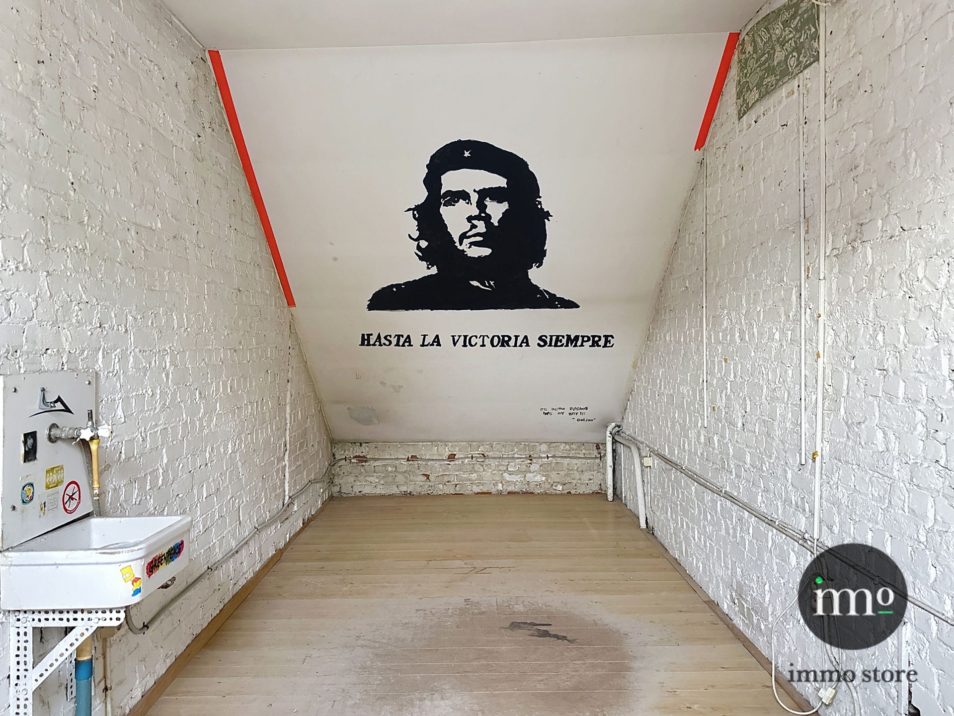 Deels te renoveren 3-gevel met mooie tuin en garage. foto 17