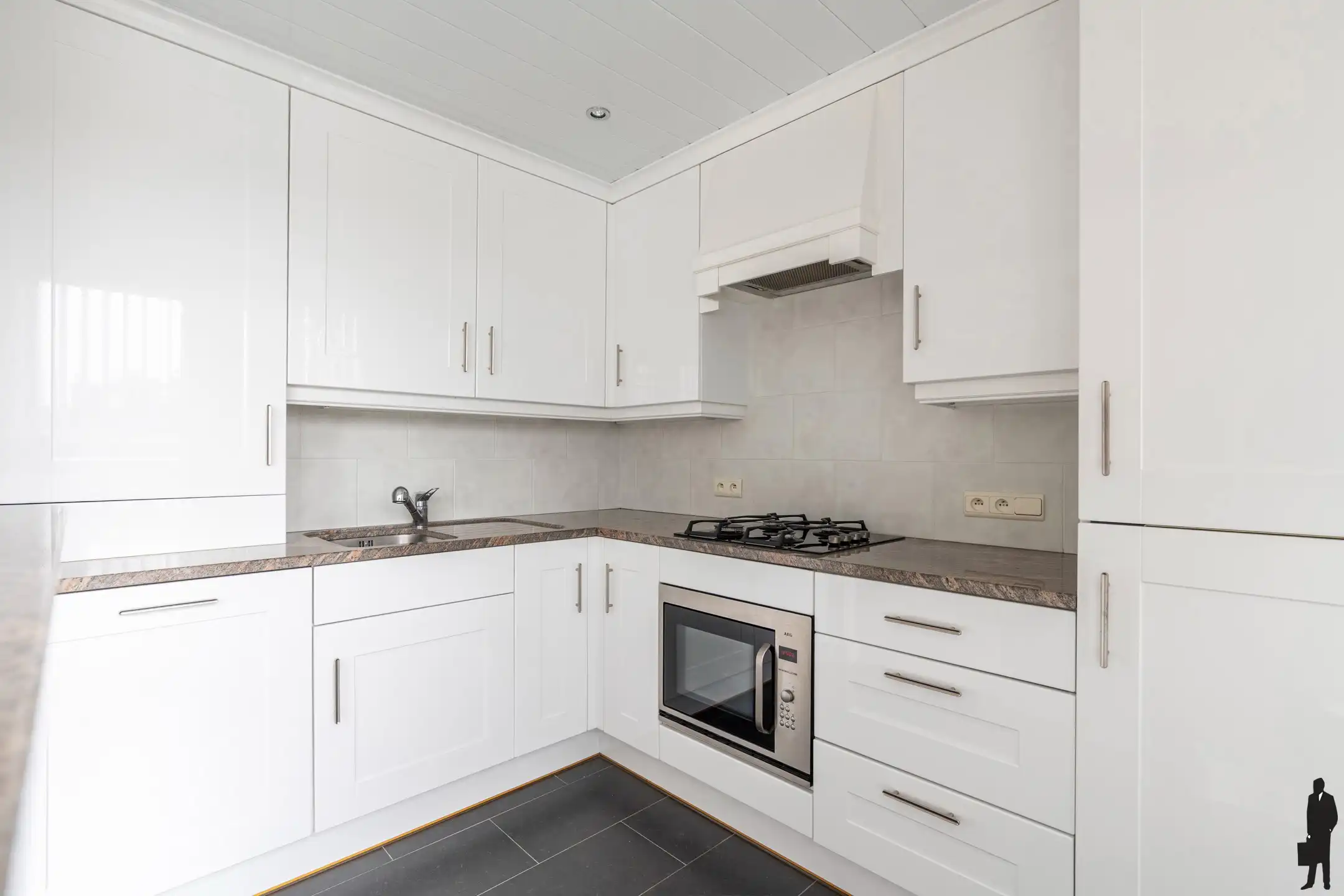 Ruim appartement bij het Wannikhovepark met autostaanplaats foto 9