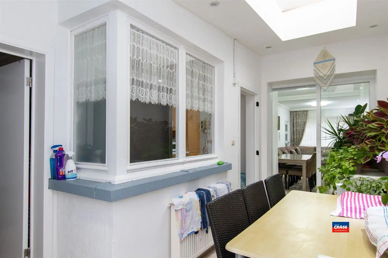 Instapklare rijwoning met vier slaapkamers en twee badkamers foto 12