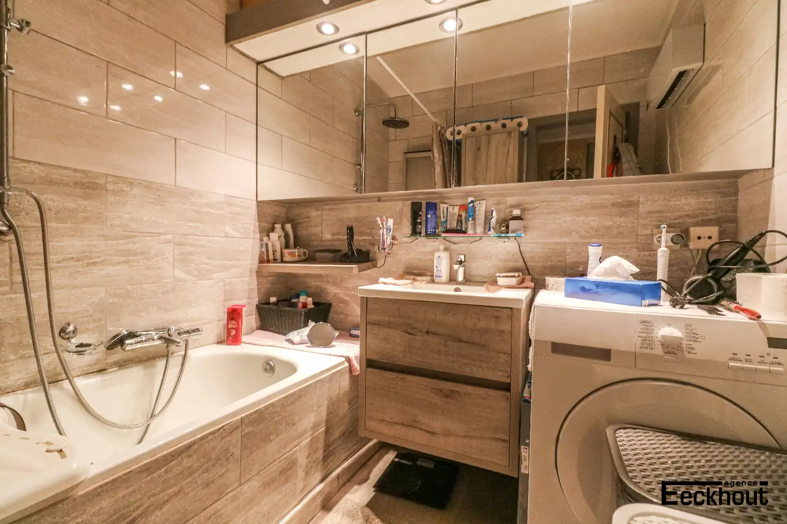 Ruim en lichtrijk 2 slaapkamer-appartement met prachtig open zicht te Bredene-Duinen! foto 12