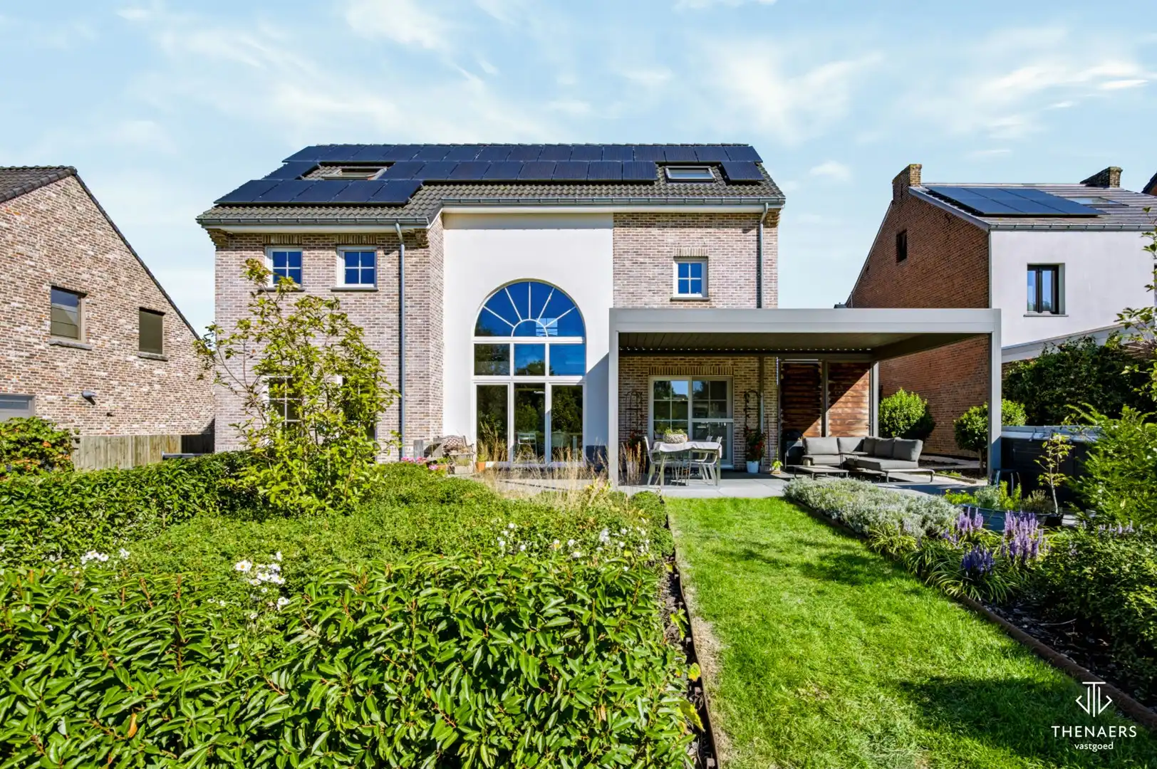 Ruime en karaktervolle woning met 4 slaapkamers, 2 badkamers en prachtige tuin – optioneel met achterliggende weide. foto 44
