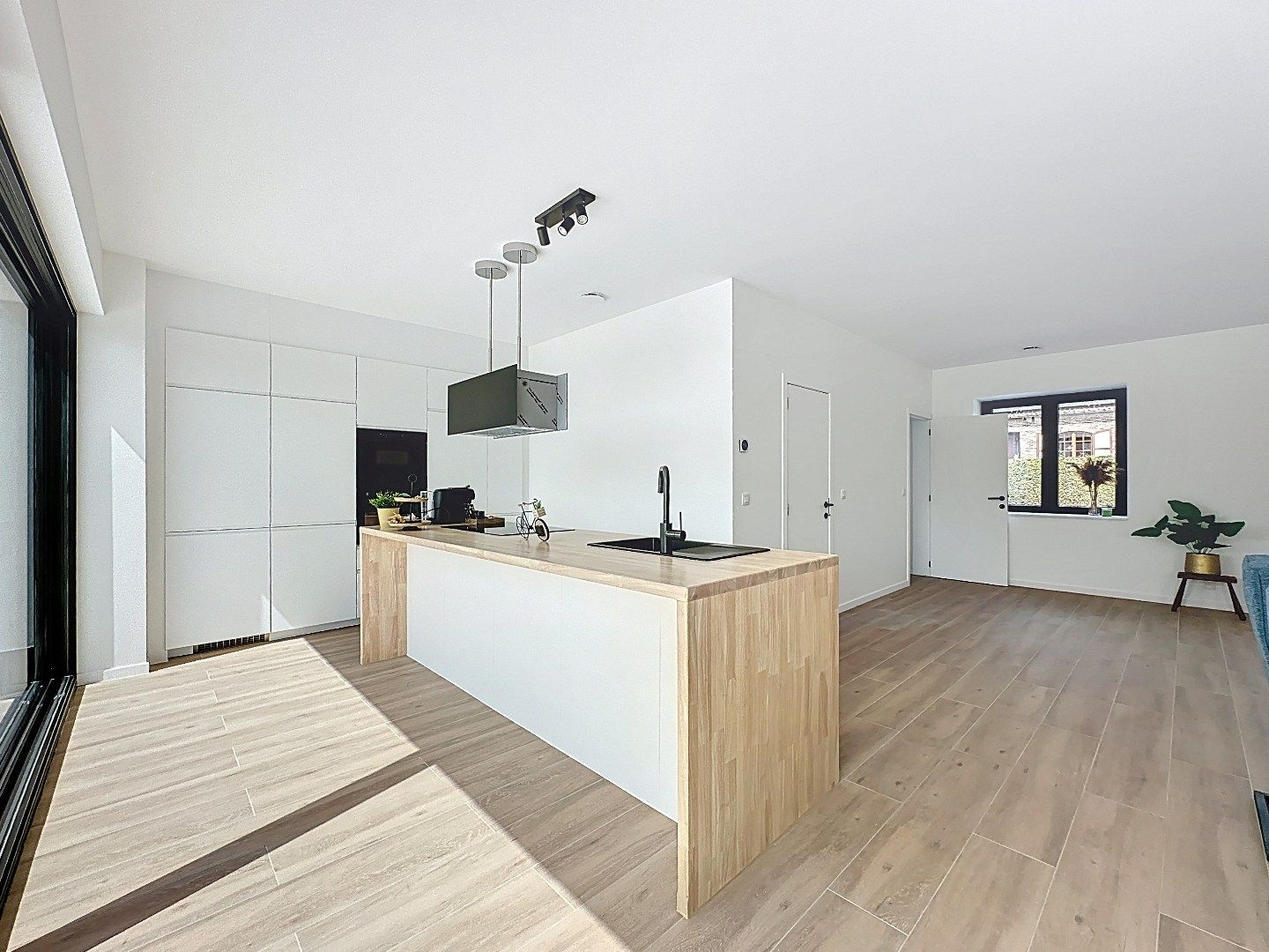 Instapklare vernieuwbouwwoning in het hart van Wezemaal foto 9