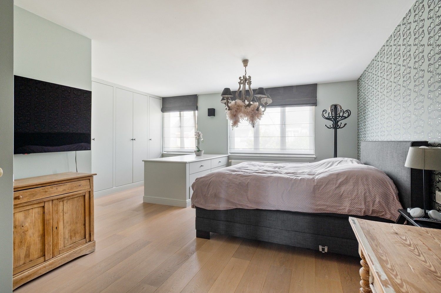 Prachtige woning met 3 ruime slaapkamers, inpandige garage met oprit, tuin & atelier! foto 12