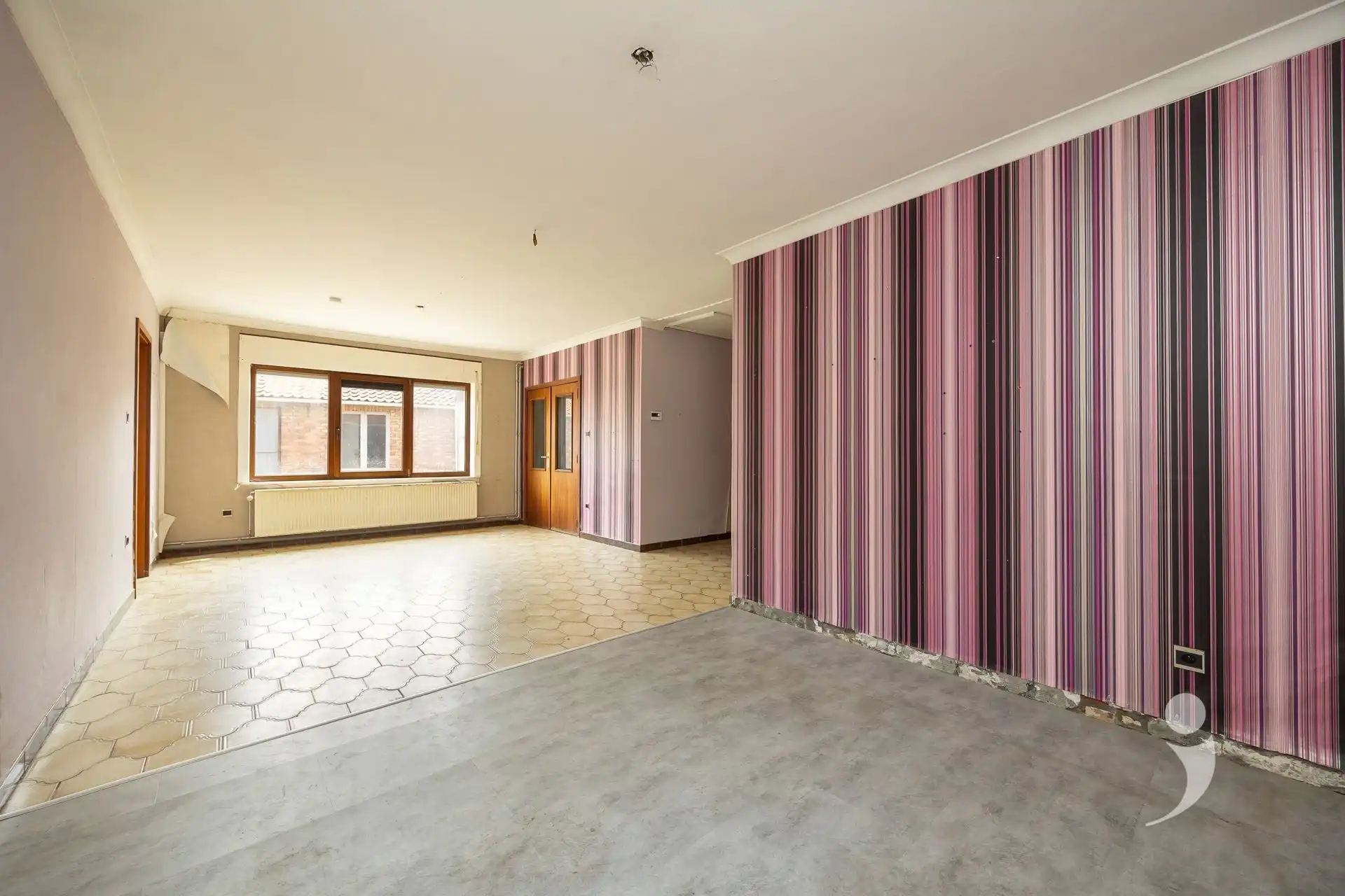 Te renoveren woning met veel potentiëel foto 5