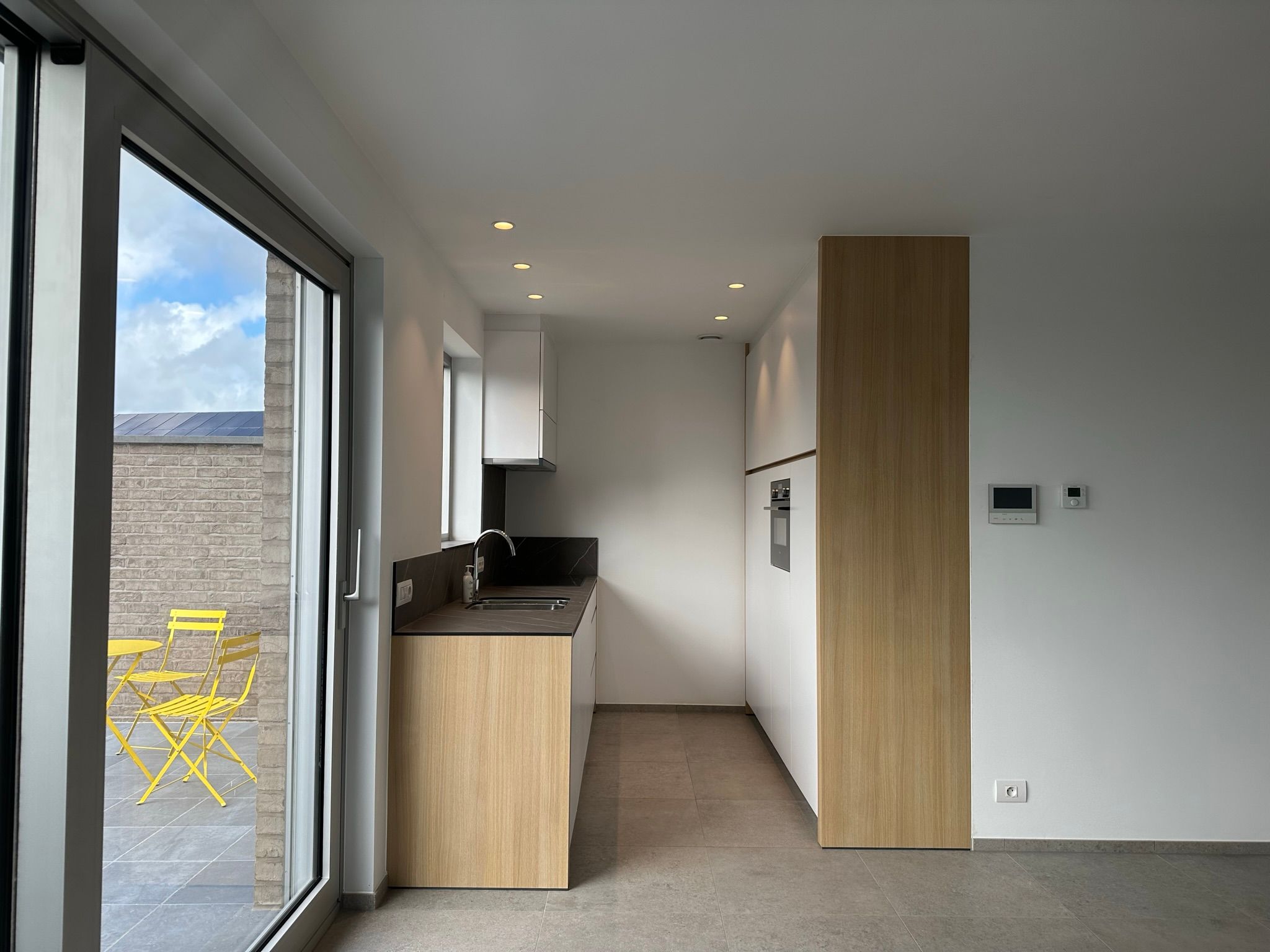 Recente nieuwbouwwoning met 4 slaapkamers foto 4