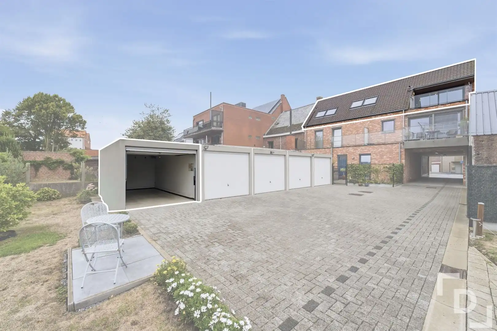 Nieuwbouwappartement met 2 terrassen en garage te koop in het hart van Proven. foto 21