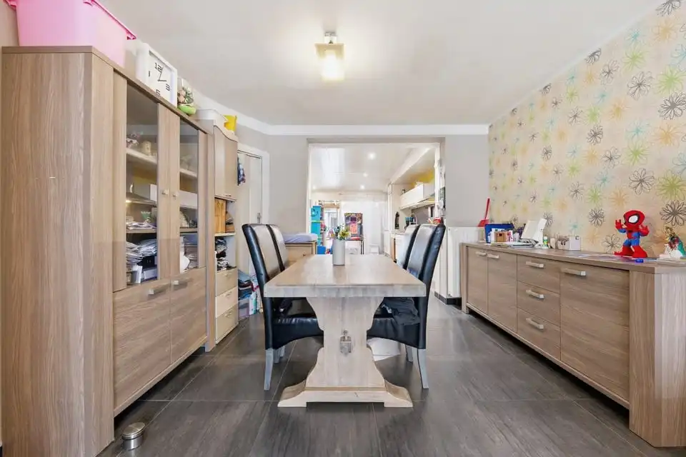 ENERGIEZUINIGE GEZINSWONING MET 3 SLKS, TERRAS EN TUIN IN TONGEREN foto 6