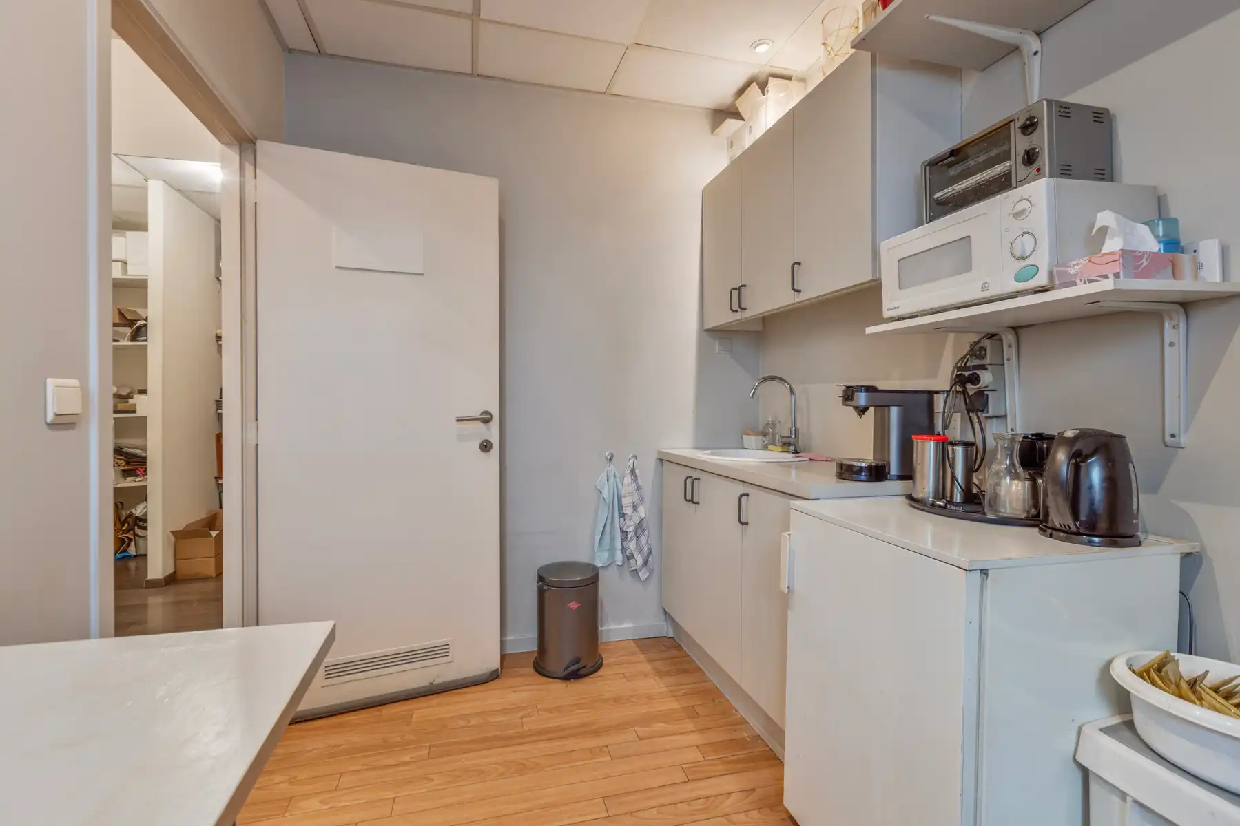 Handelszaak en ruime woning (4 slpk.) in hartje Maaseik.  foto 9