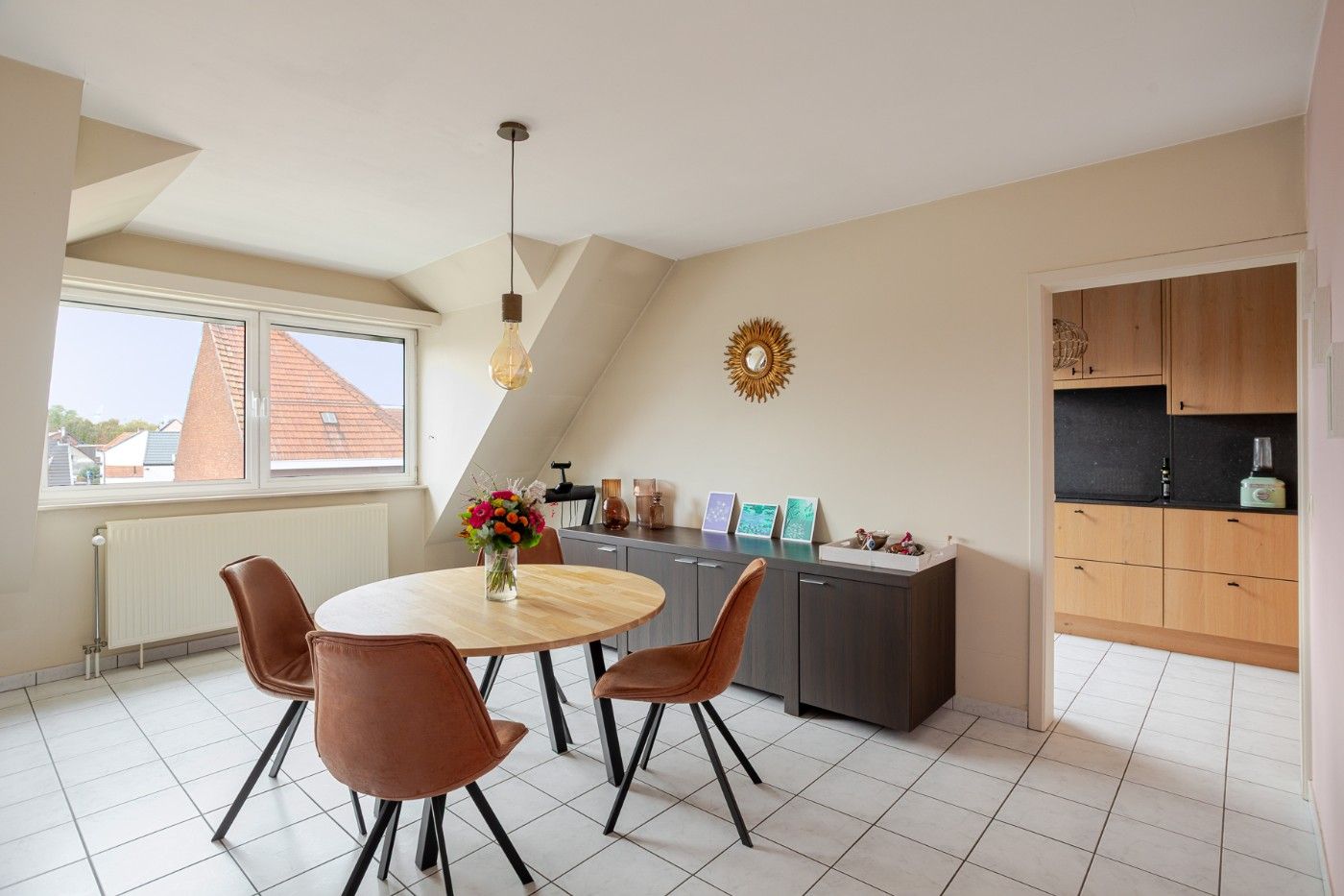 Gezellig, instapklaar dakappt. met 2 slpk. en ruim balkon foto 6