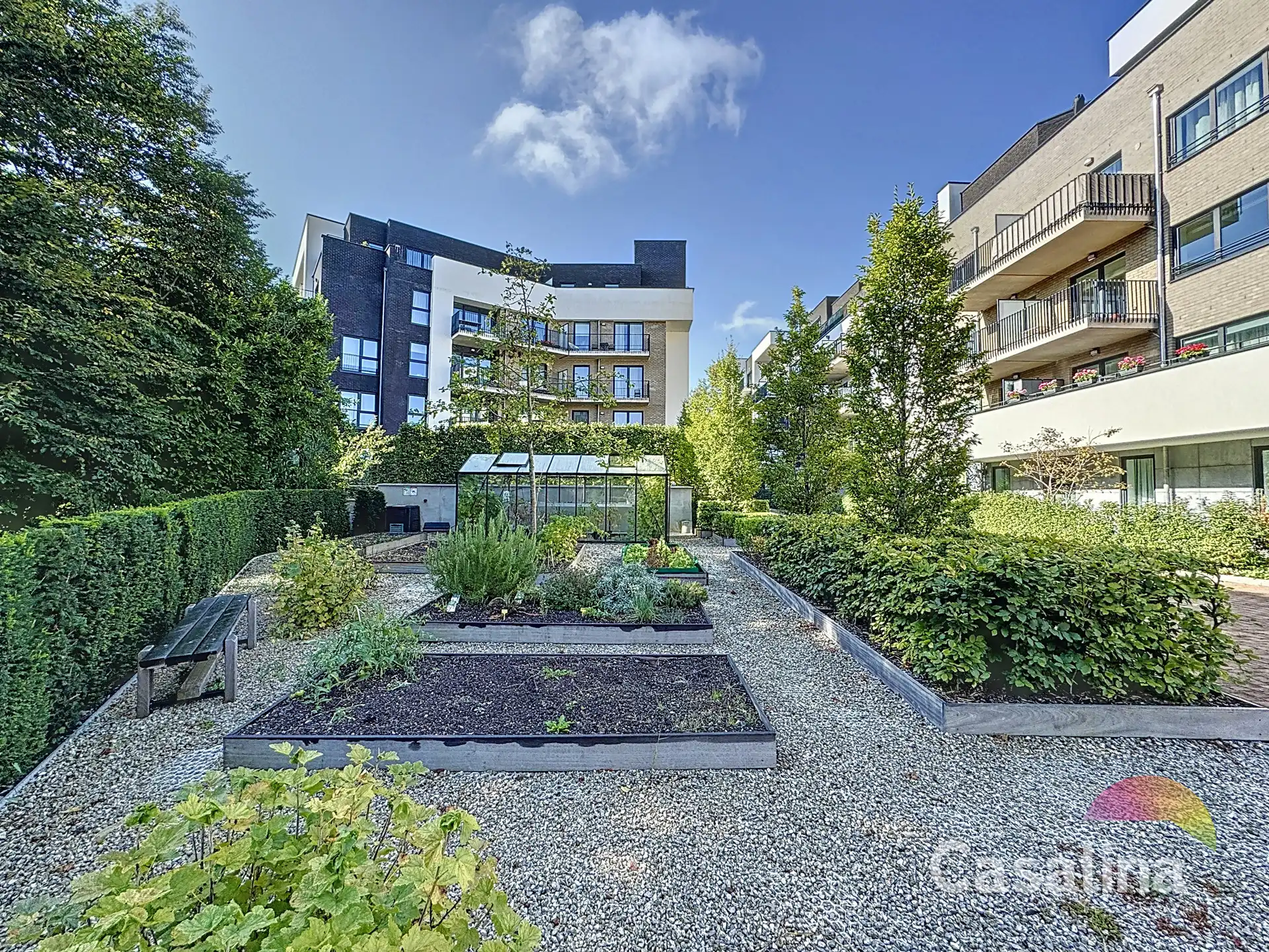 Twee-slaapkamer appartement (ongemeubeld) met terras foto 17
