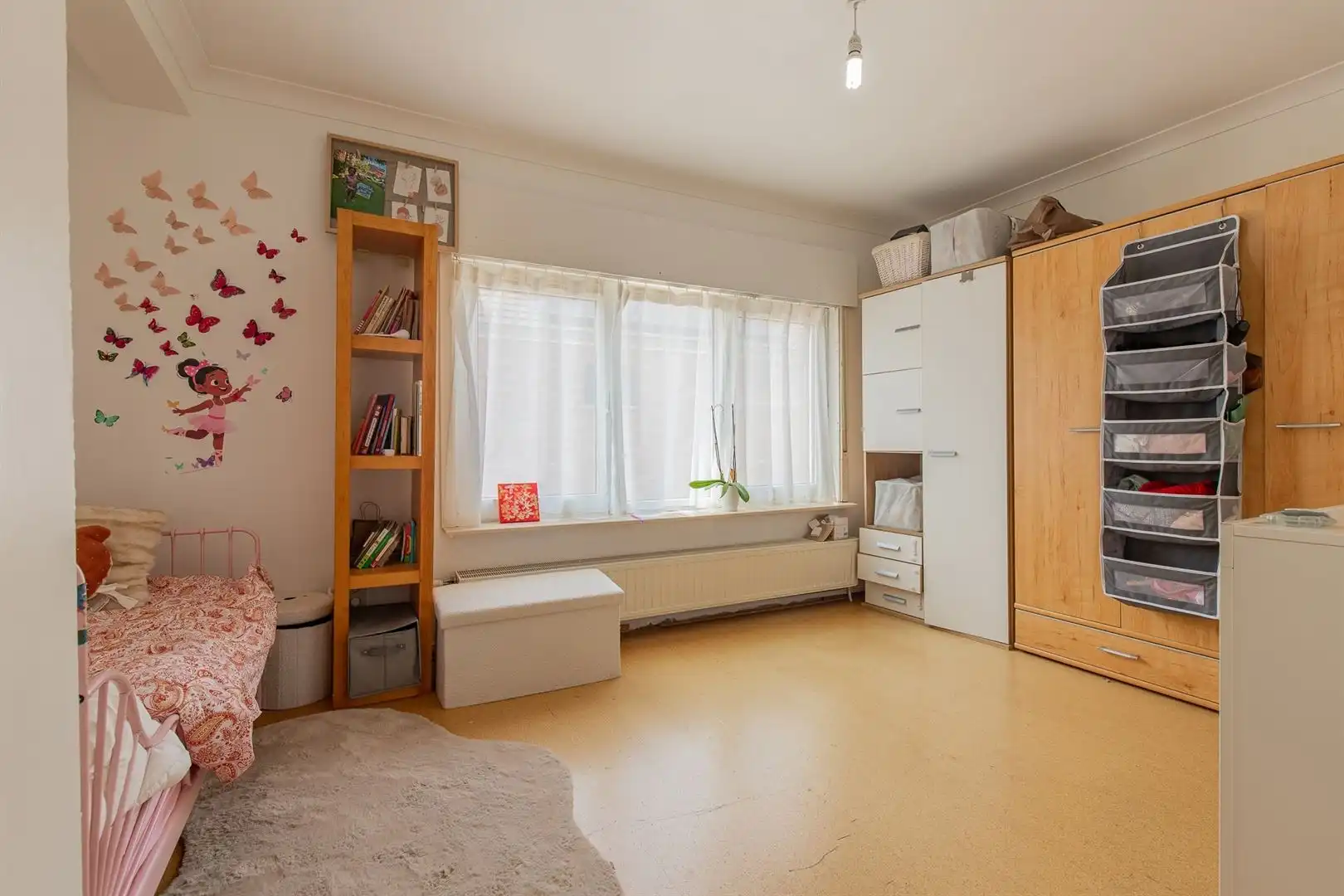 Volledig gerenoveerde woning met zwemvijver en ruime garage foto 18