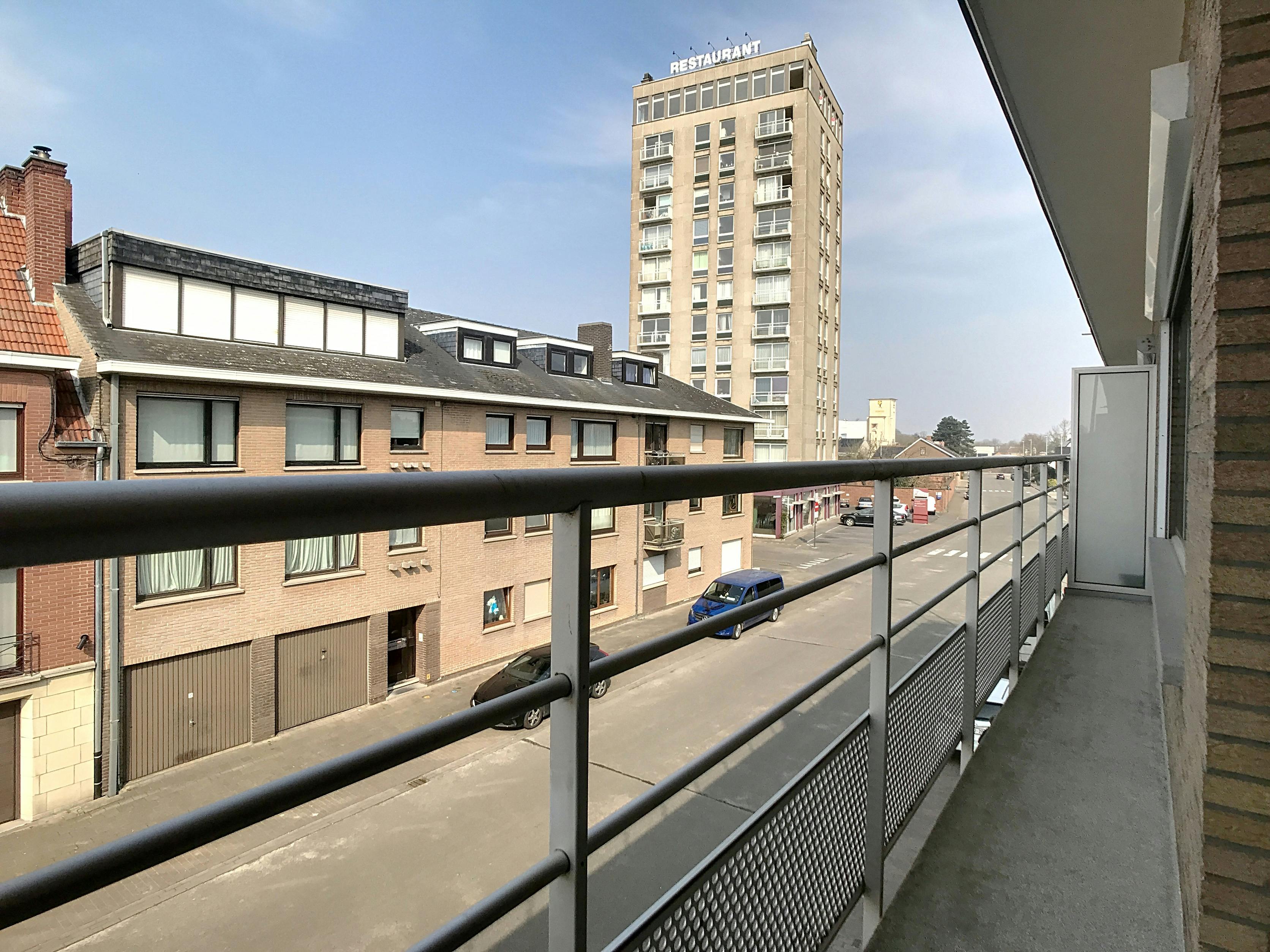 Instapklaar appartement met 2 slaapkamers en terras. foto 2