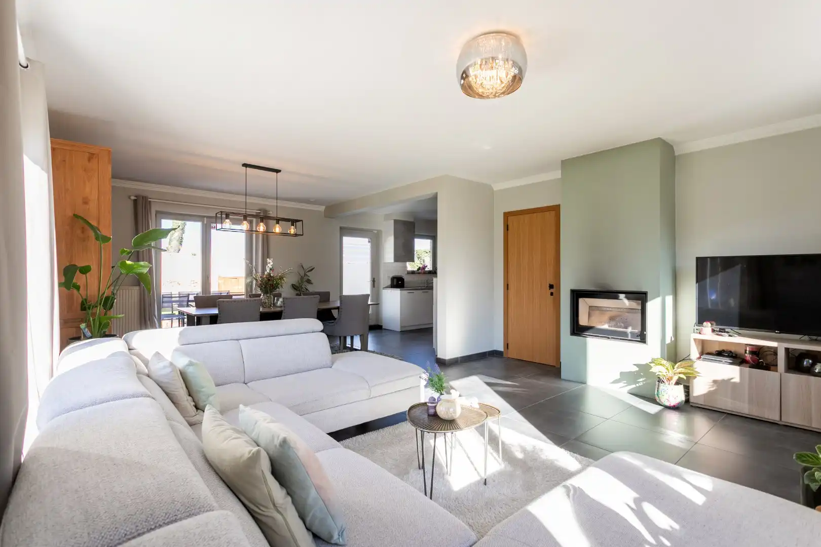 Vrijstaande woning met 4 slpks, zuidgerichte tuin en garage foto 9