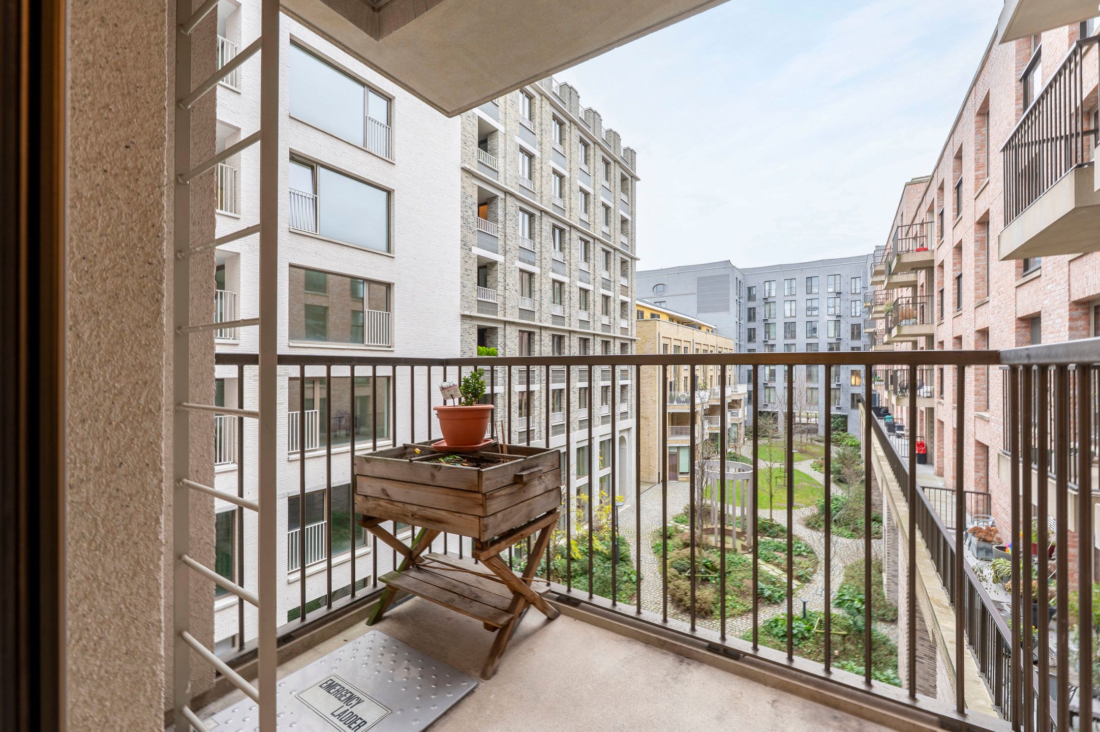 ANTWERPEN - Recent appartement met 2 terrassen en waterzicht foto 6