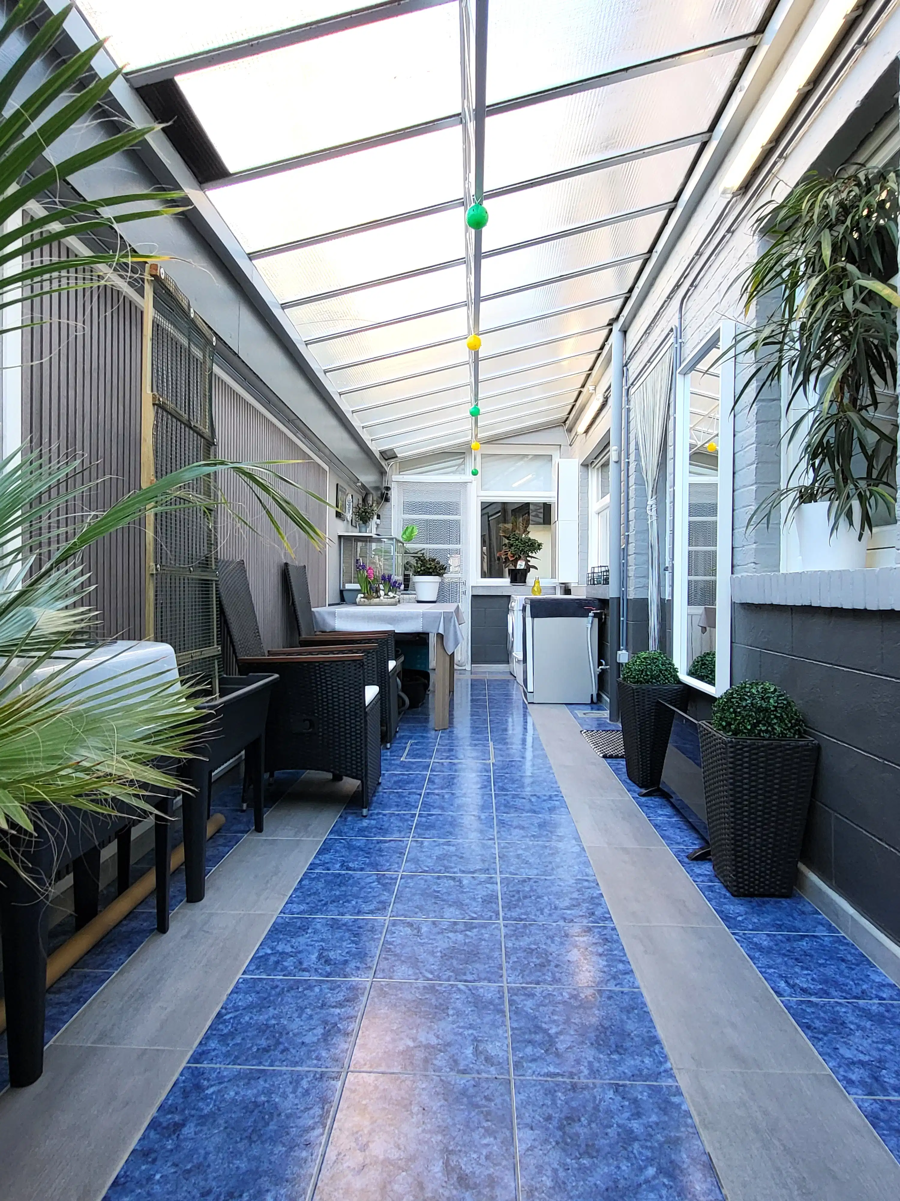 Deze charmante en verrassend ruime woning combineert karakter met hedendaags comfort en is gelegen op een perceel van 341 m² met een zuidwestgericht terras. foto 17