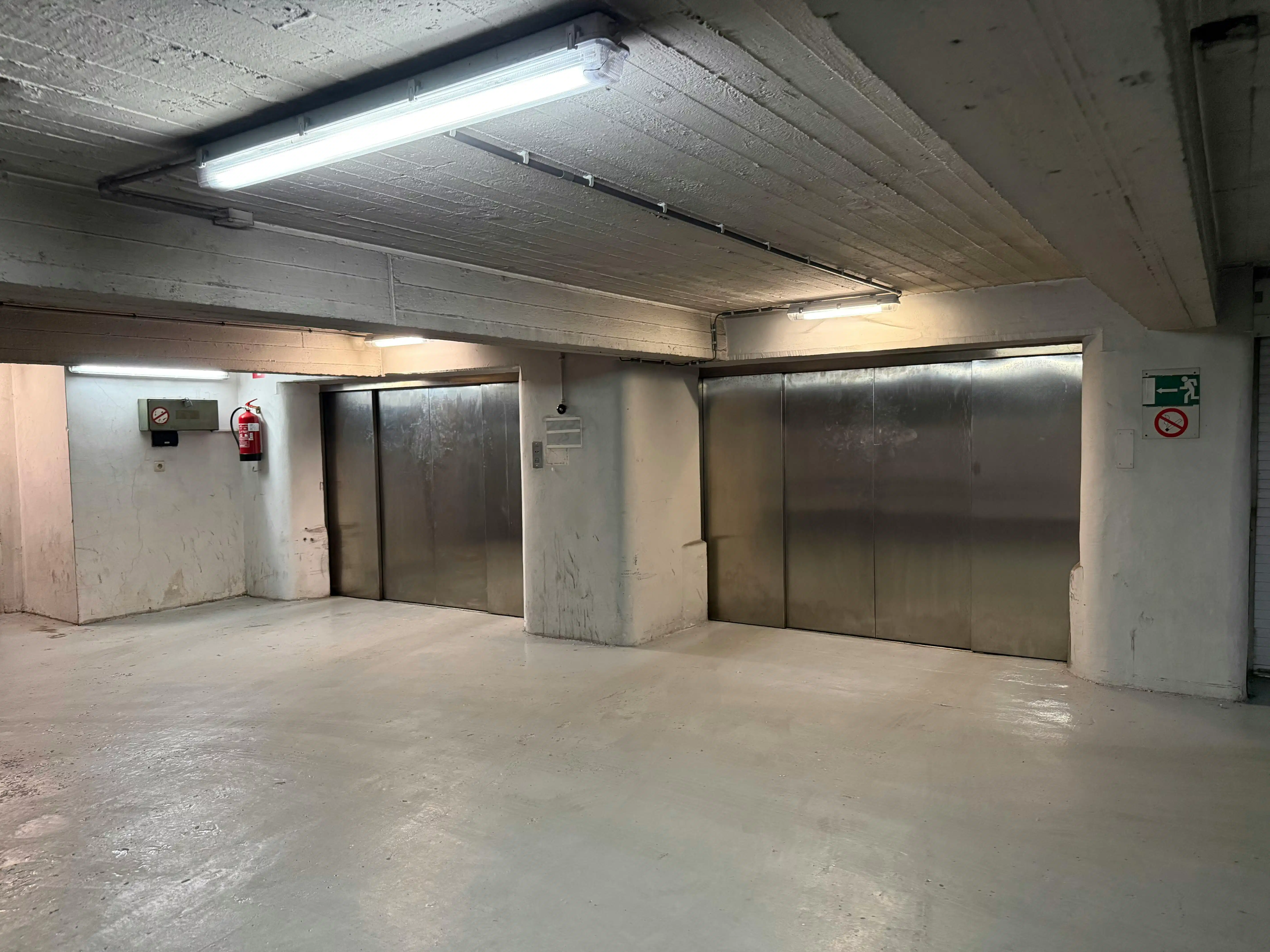 Garagebox te koop in het stadscentrum te Oostende foto 9