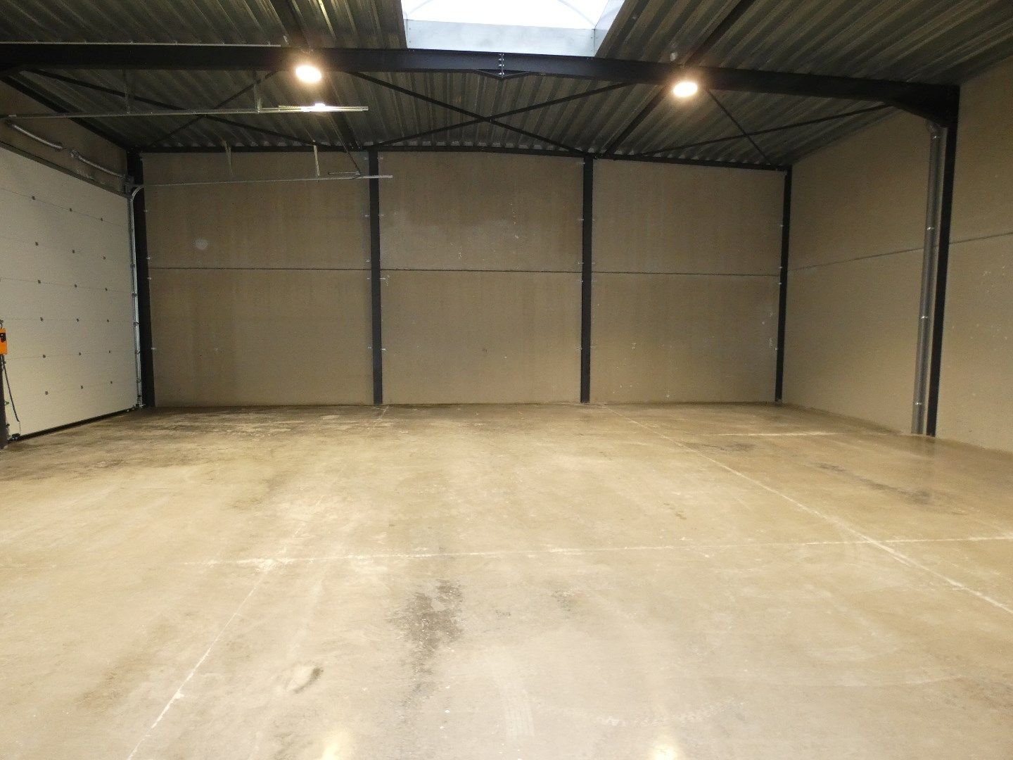 Loods - opslagruimte (225 m²), Industrieterrein Torhout foto 8