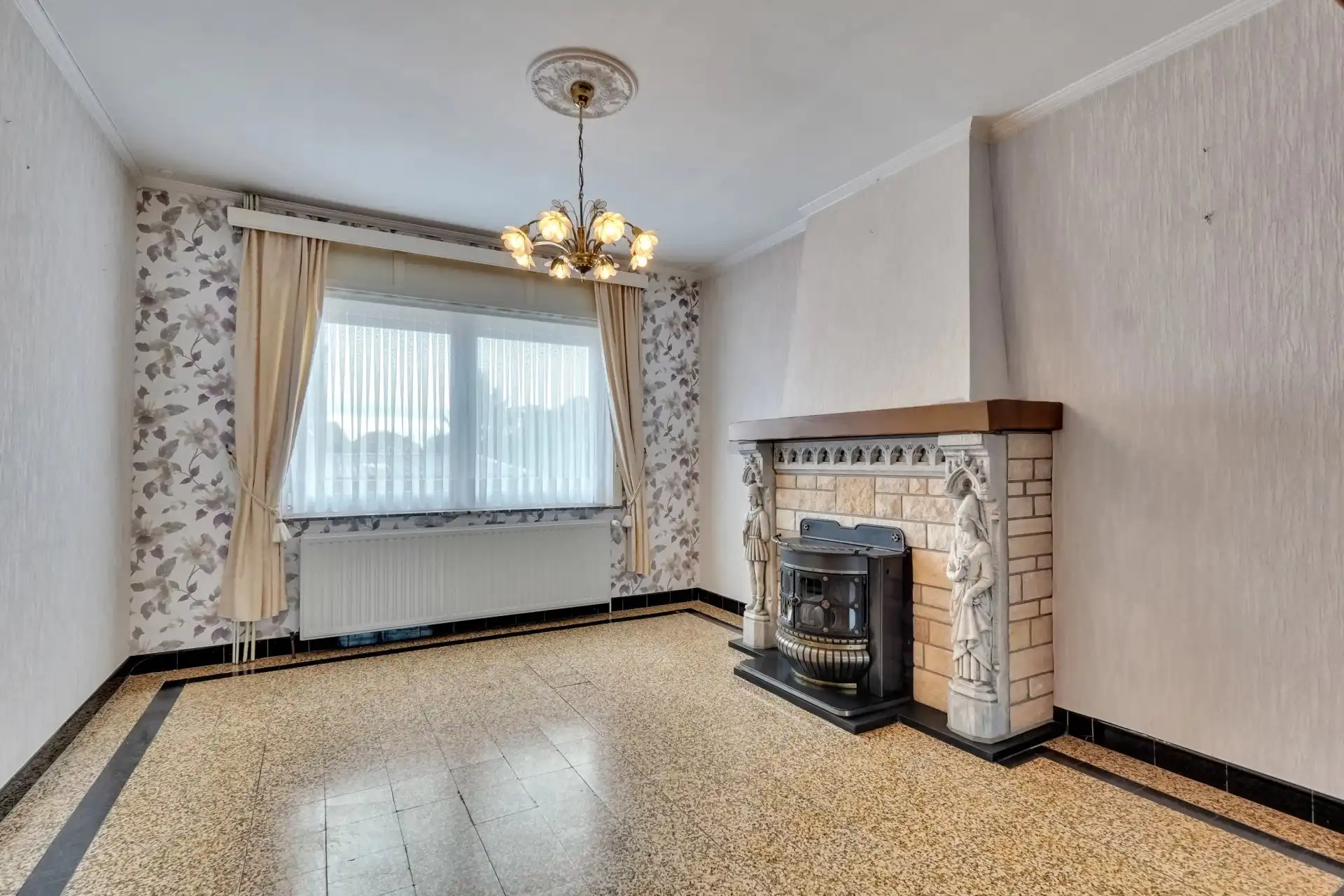 Ruime woning met potentiële bouwgrond foto 6