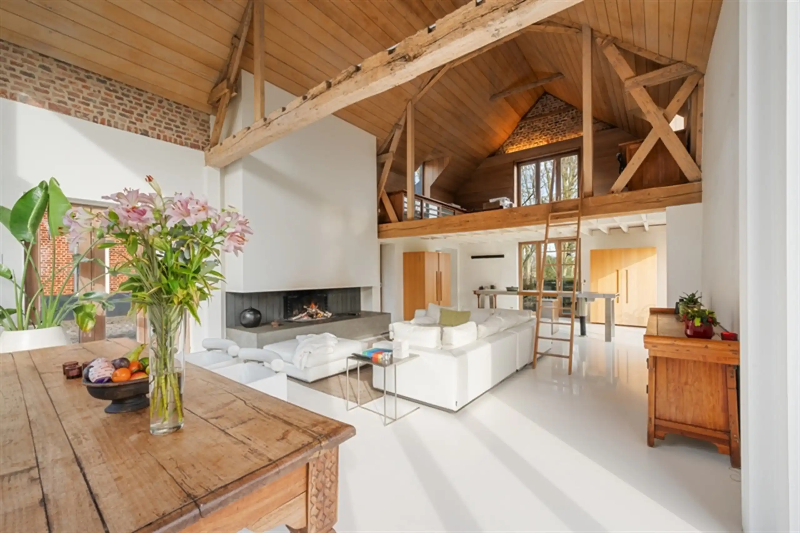 Opmerkelijk, gerestaureerde u- vormige hoeve  op 8.069 m² foto 23