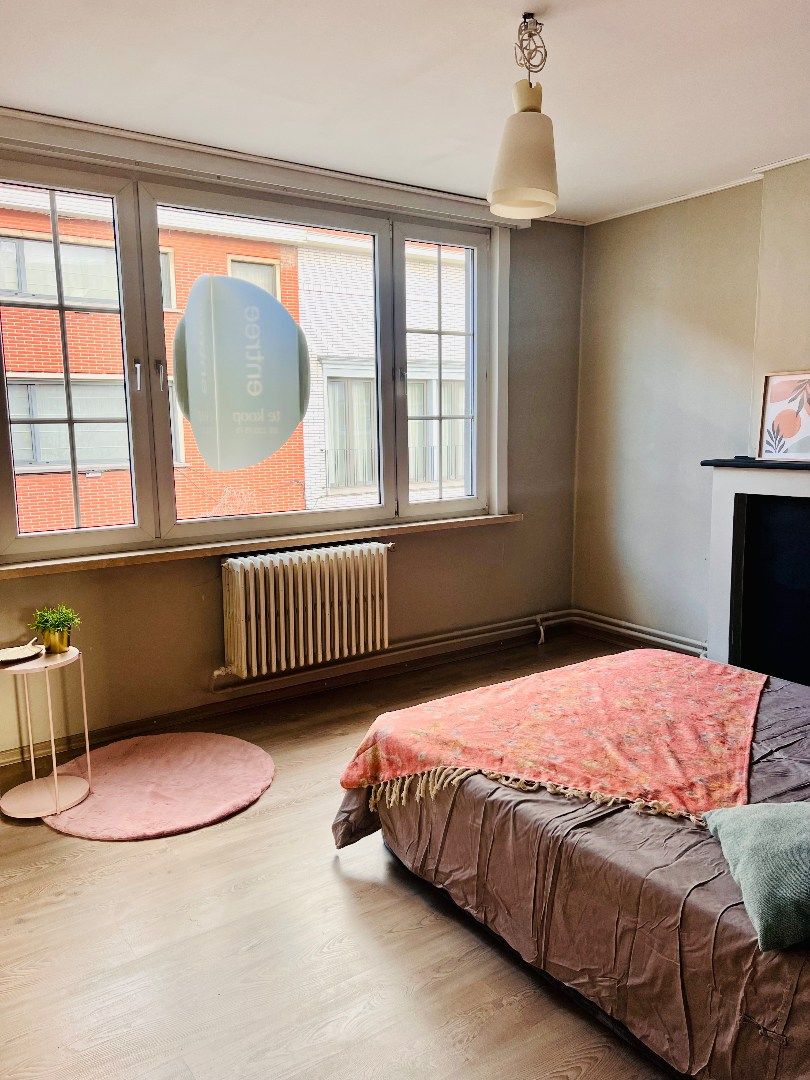 Instapklare woning met tuintje en garage in hartje Gent foto 16