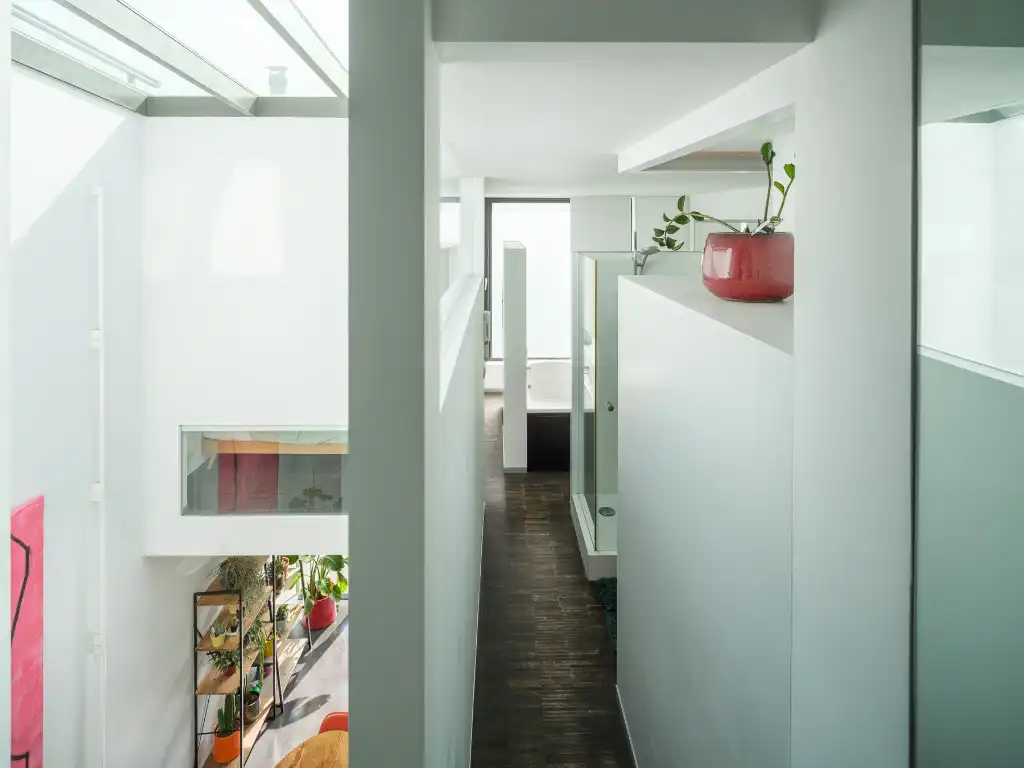 Architecturale burgerwoning naar de hand van Enplus architecten met stadstuin en polyvalente achterbouw op een boogscheut van het stadscentrum. foto 13