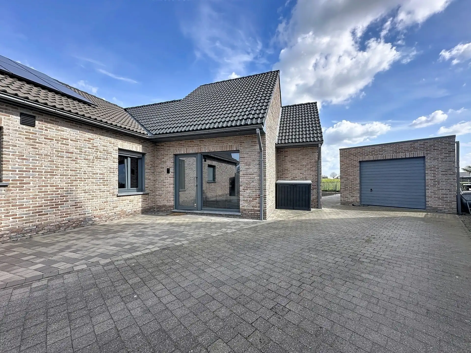 Ruime, luxueuze open bebouwing met 4 slaapkamers, 2 badkamers en garage op een perceel van 741m².  foto 20