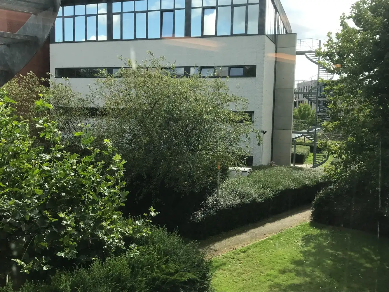 215m² kantoorruimte foto 12