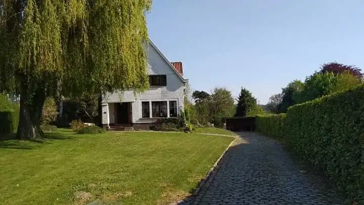 Hoofdfoto van de publicatie: Charmante villa te koop